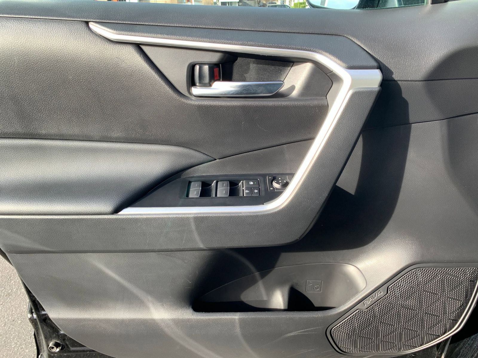 Thumbnail: 2025 Toyota RAV4 - 20