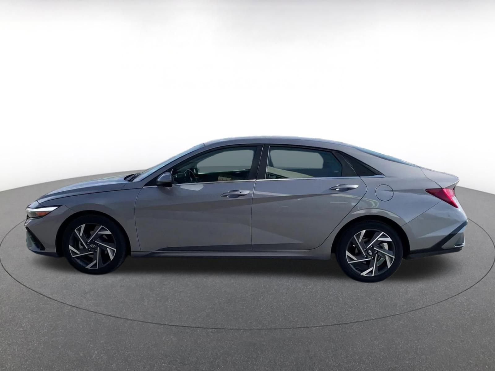 Thumbnail: 2025 Hyundai Elantra - 9