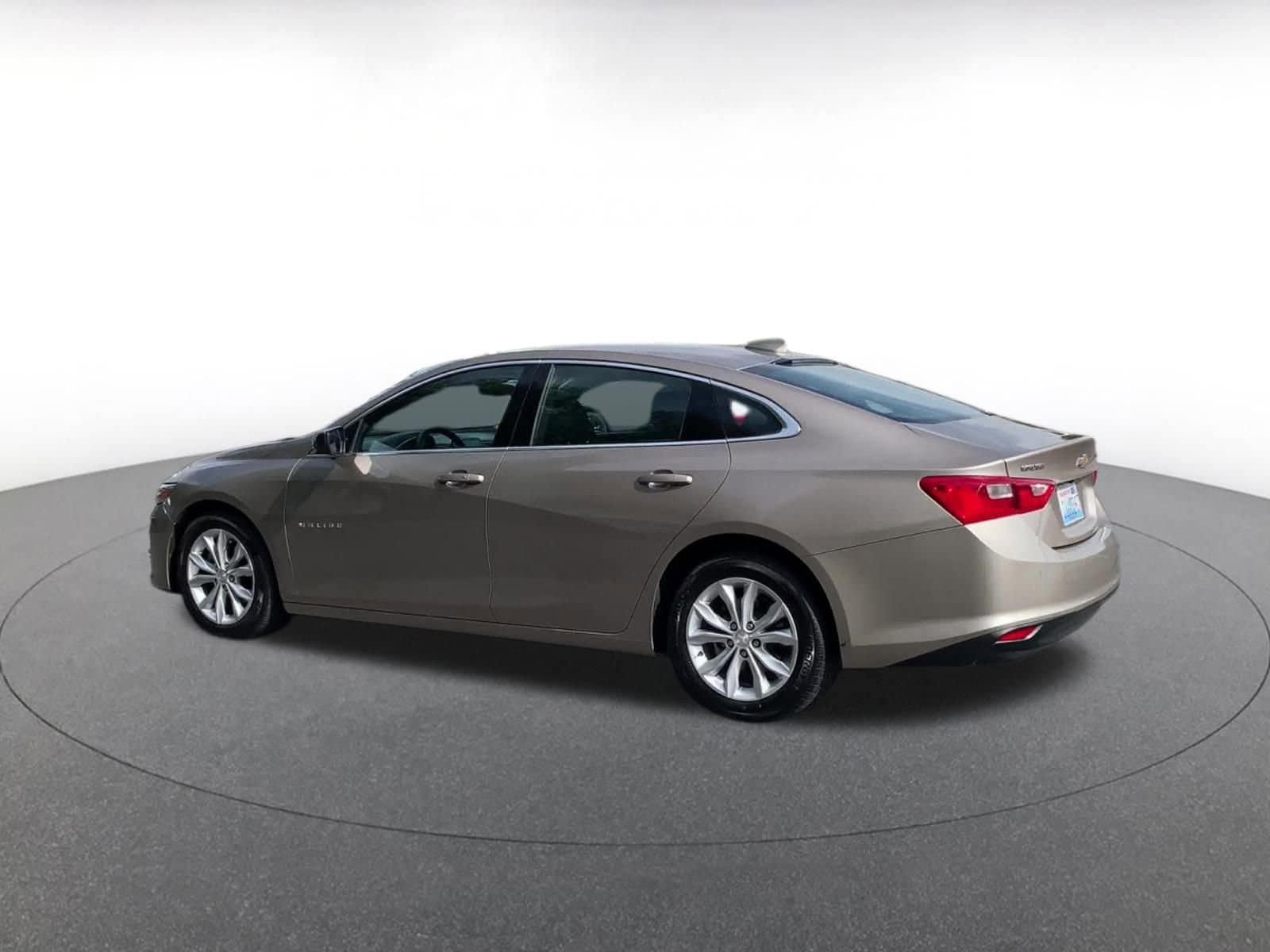 Thumbnail: 2024 Chevrolet Malibu - 10