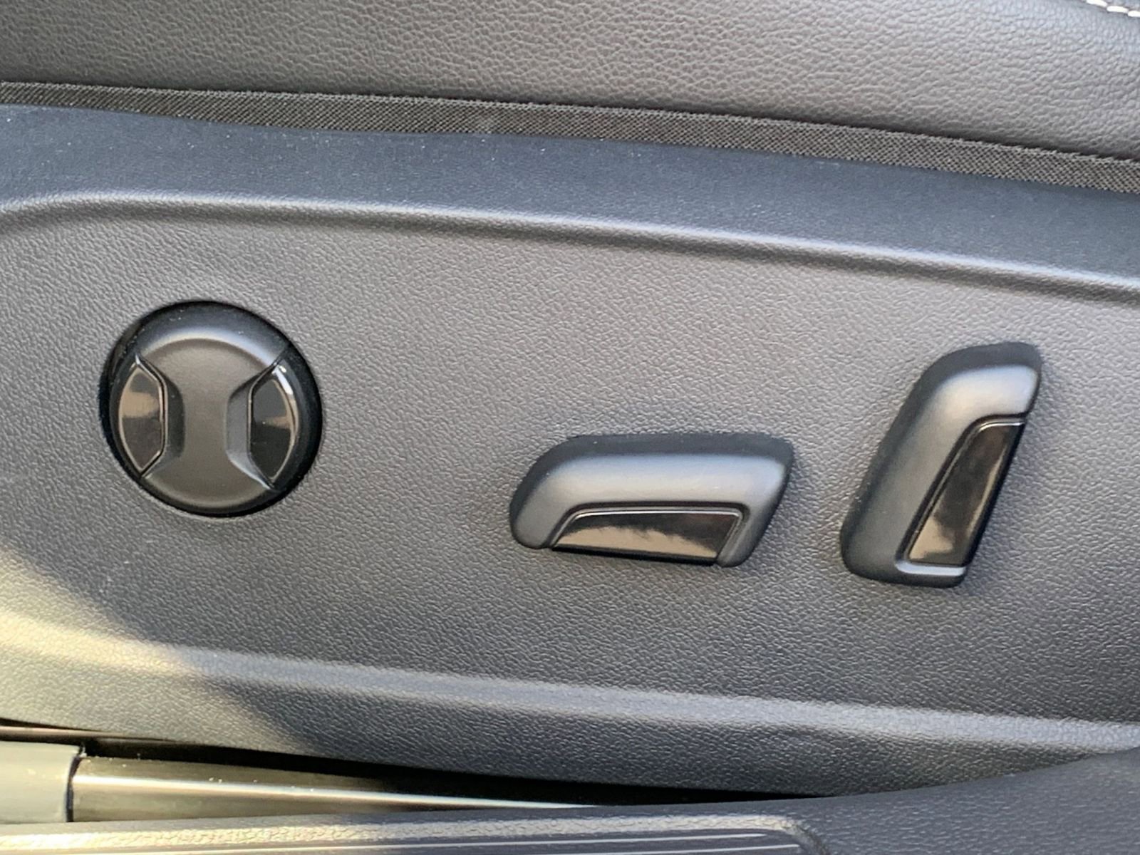 Thumbnail: 2025 Volkswagen Jetta - 23