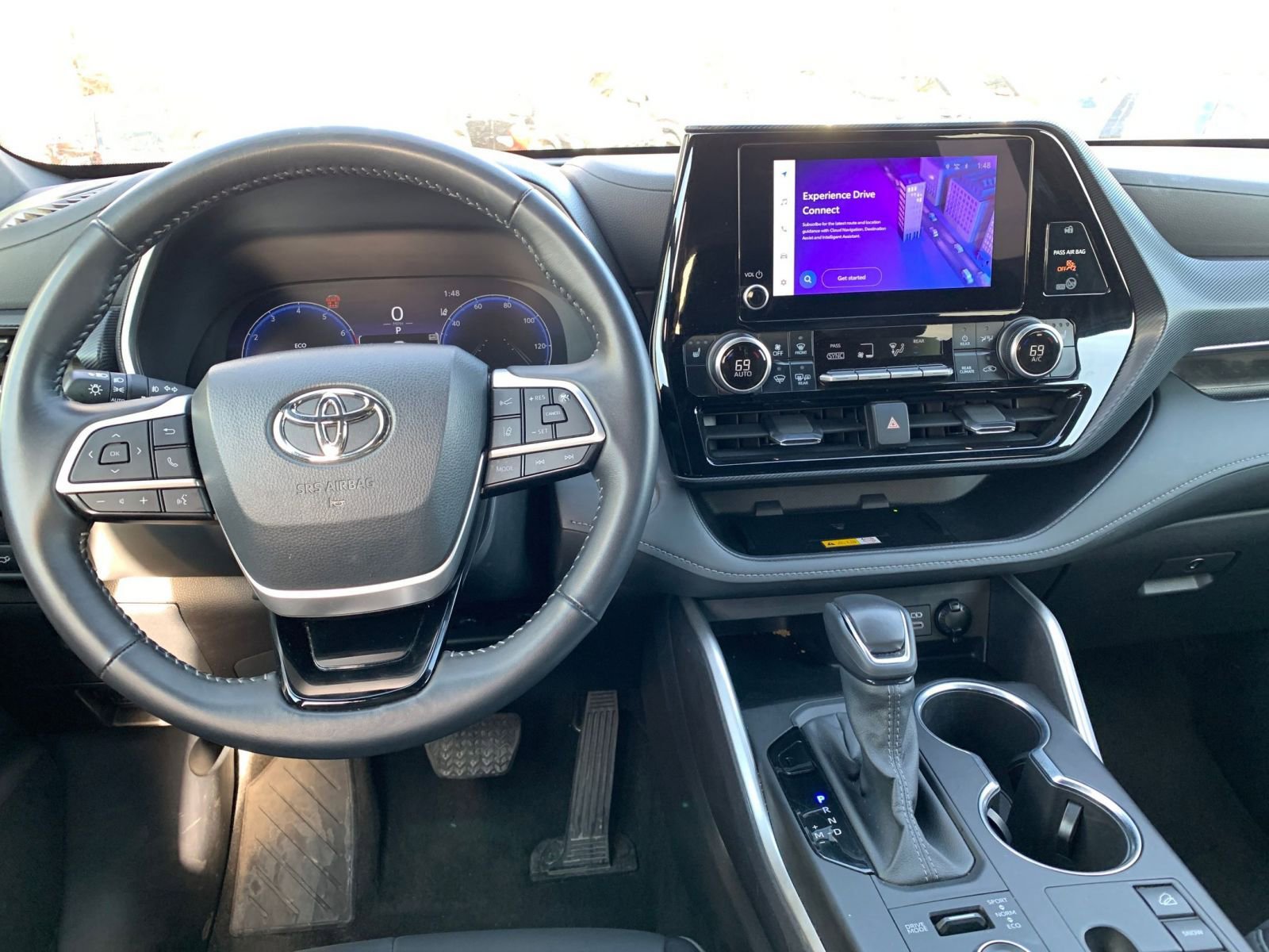 Thumbnail: 2025 Toyota Highlander - 35