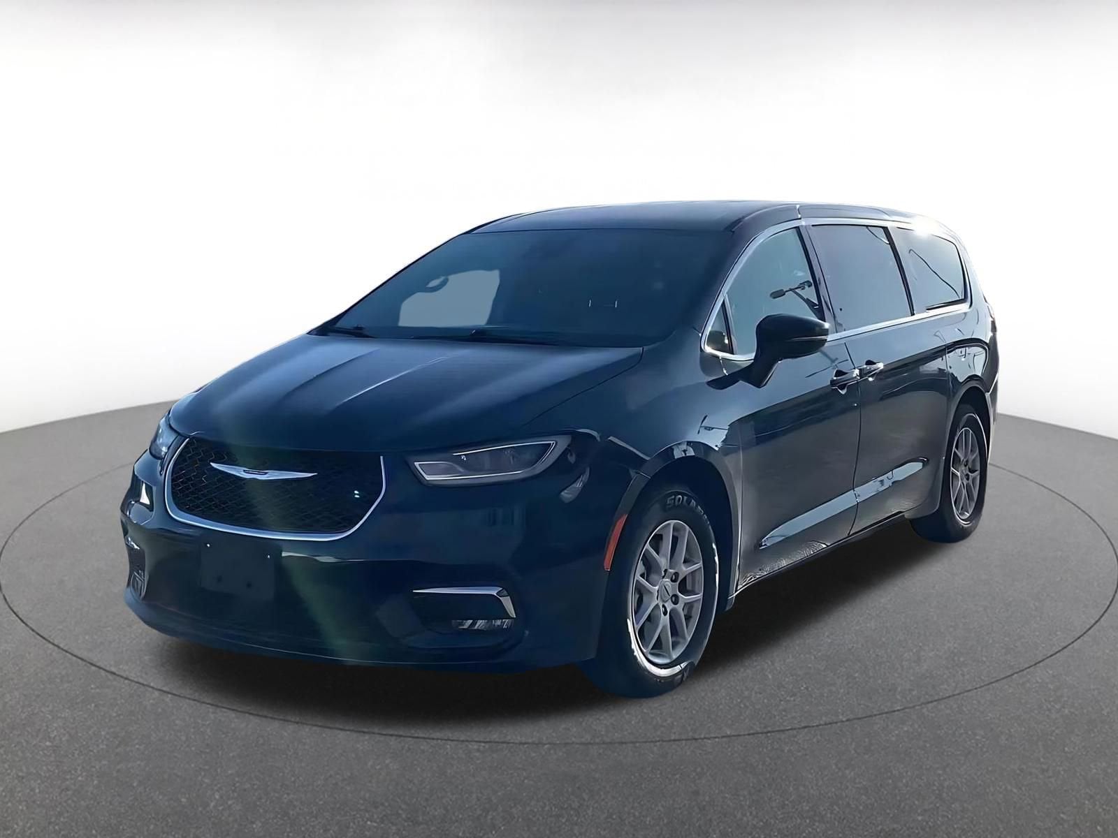 Thumbnail: 2025 Chrysler Pacifica - 7
