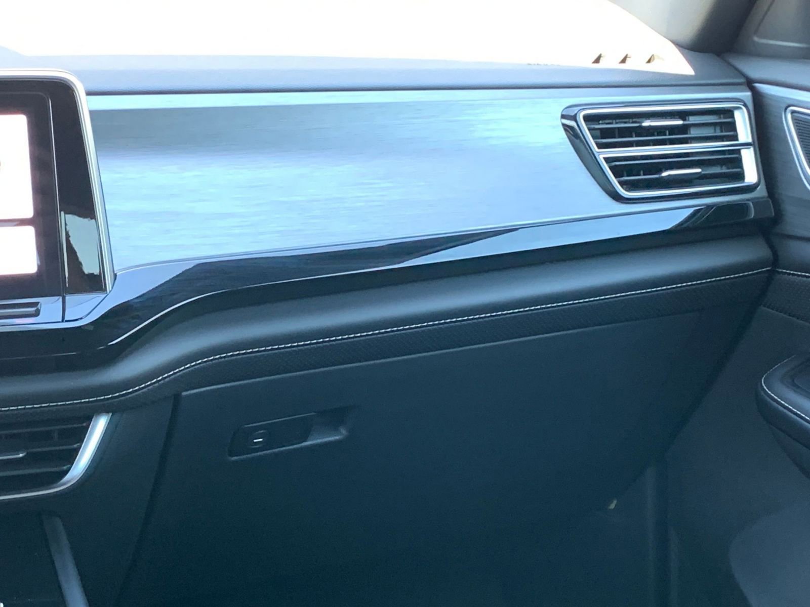 Thumbnail: 2024 Volkswagen Atlas - 35