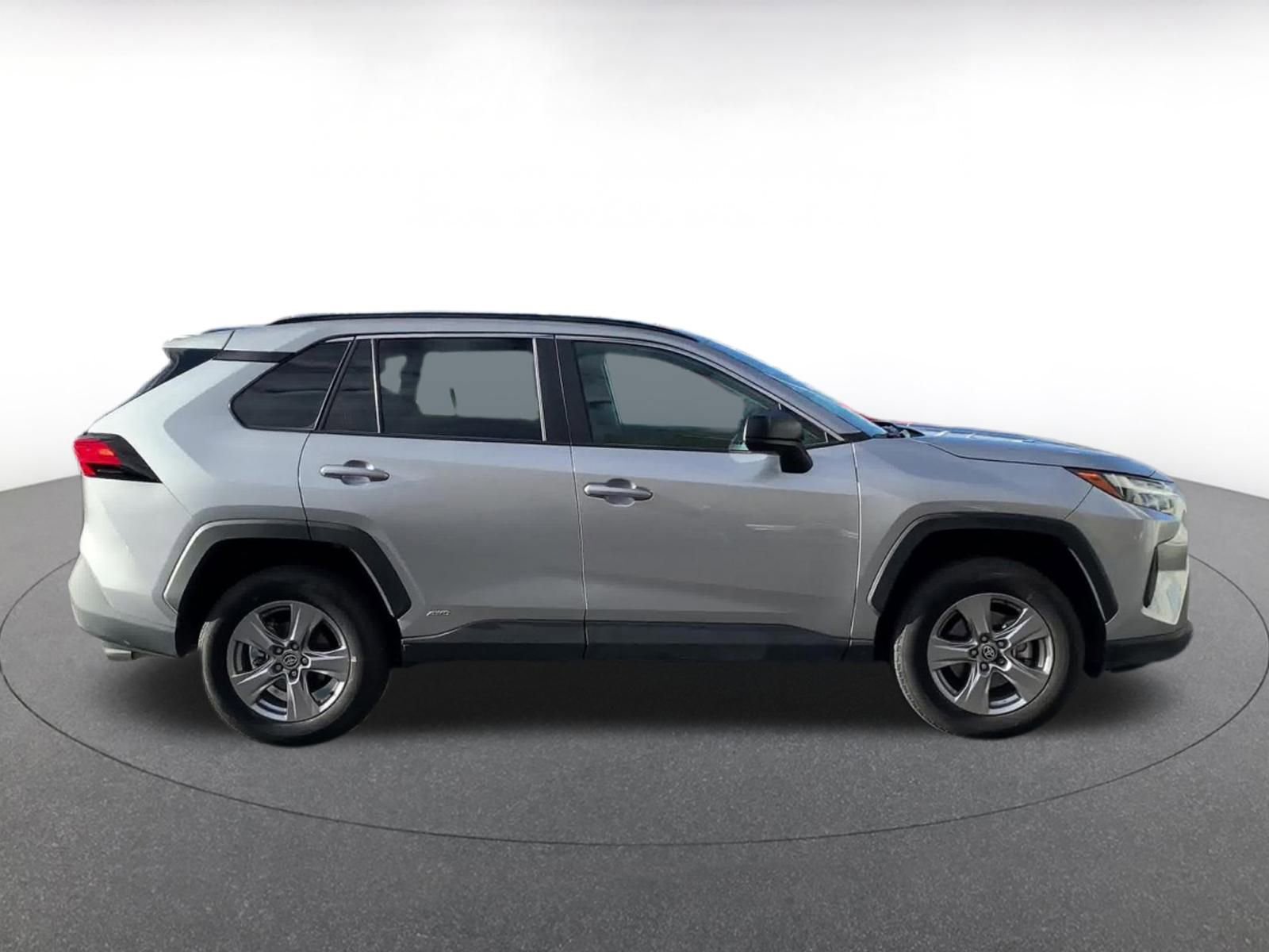 Thumbnail: 2025 Toyota RAV4 - 16