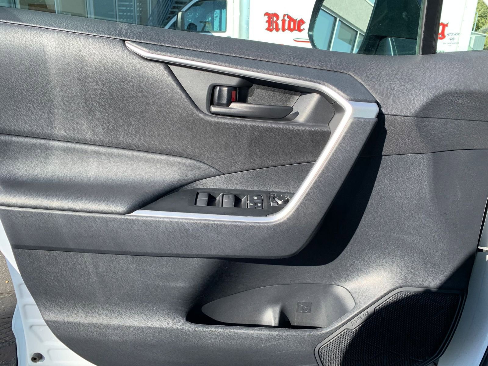 Thumbnail: 2025 Toyota RAV4 - 20