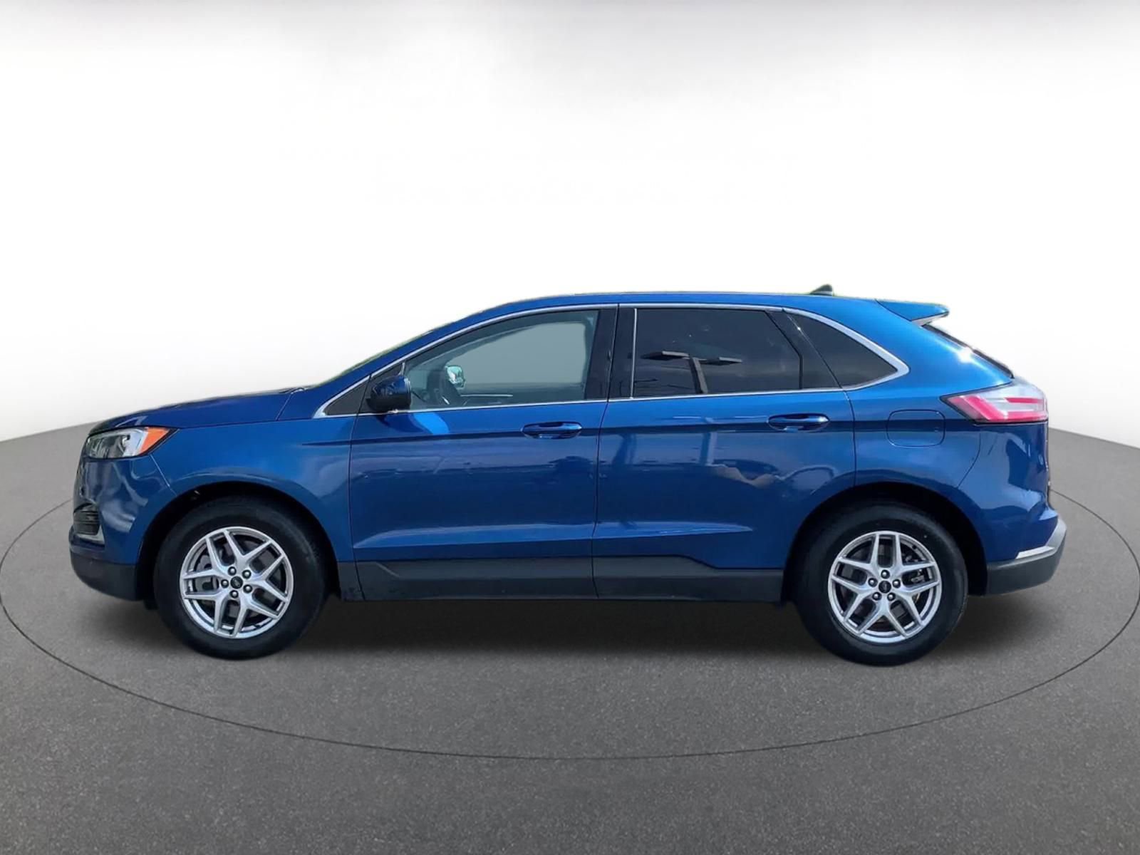 Thumbnail: 2023 Ford Edge - 9