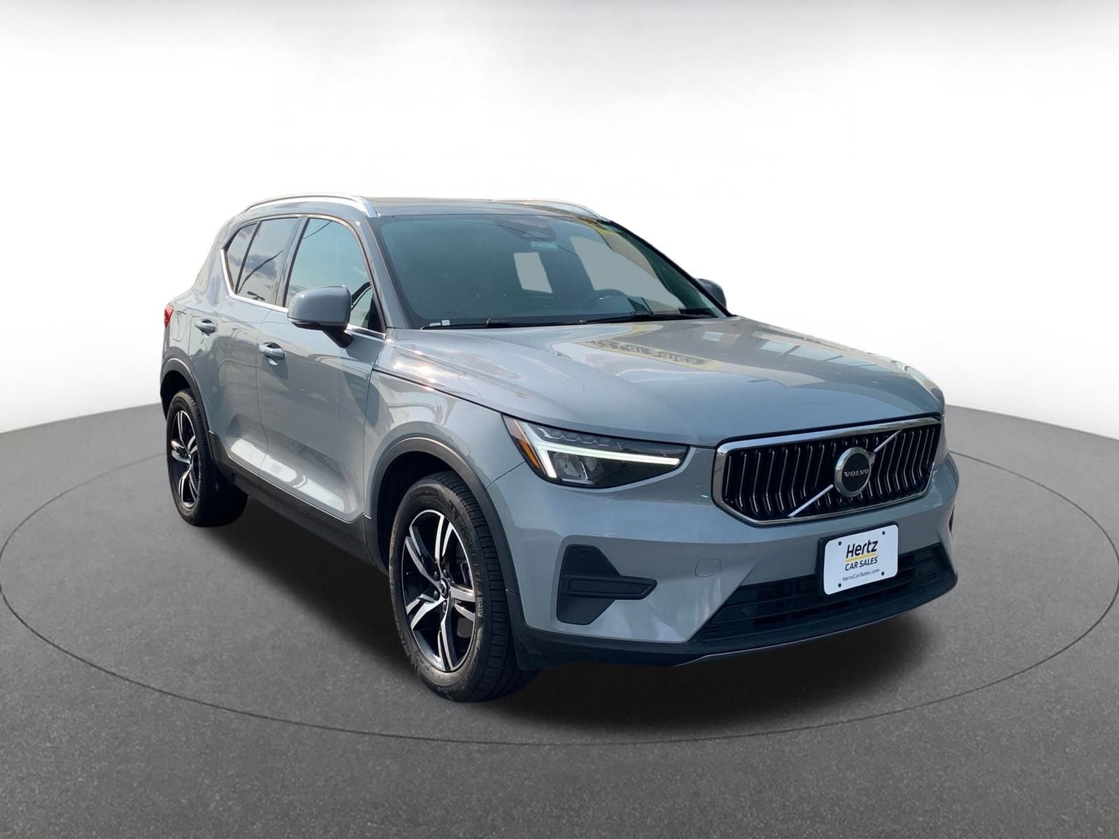 Thumbnail: 2024 Volvo XC40 - 1