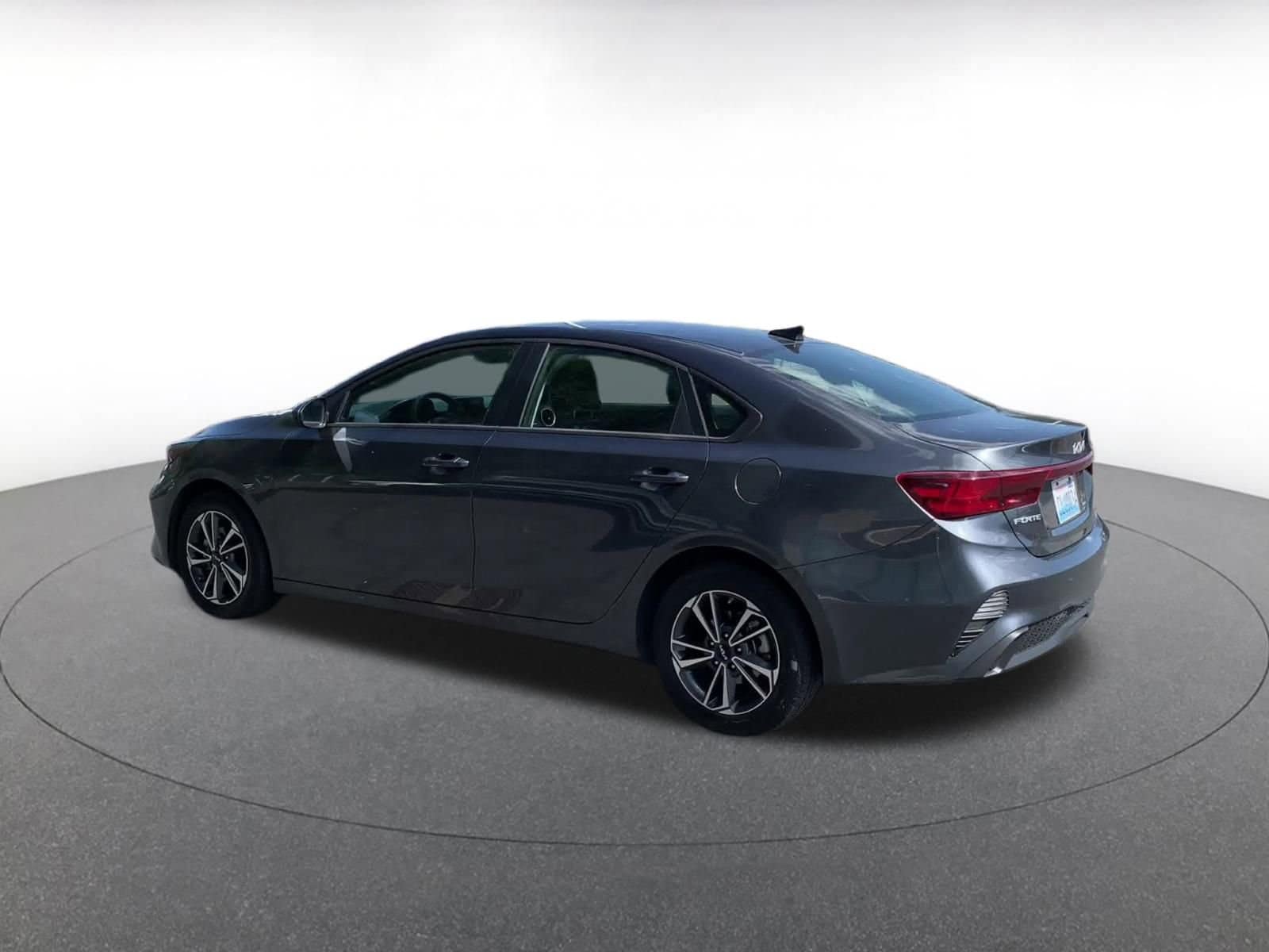 Thumbnail: 2024 Kia Forte - 10