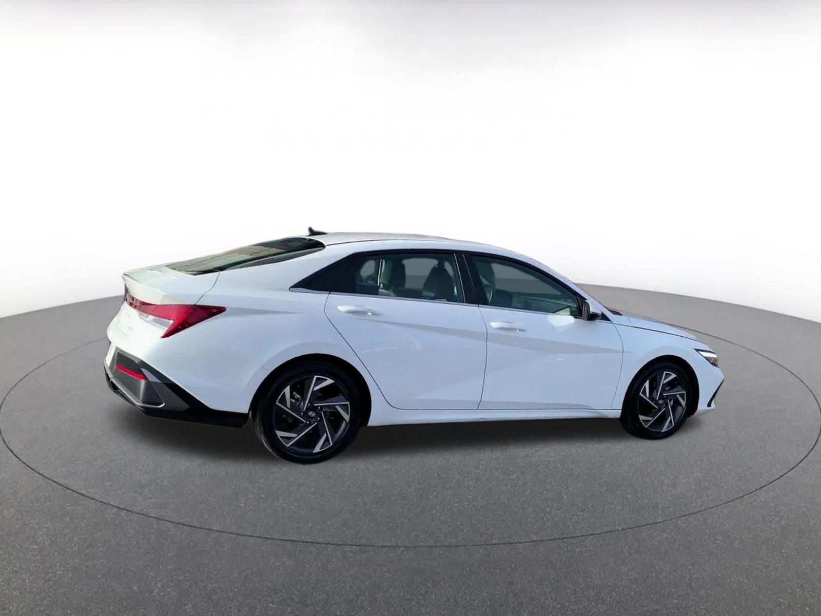 Thumbnail: 2025 Hyundai Elantra - 15