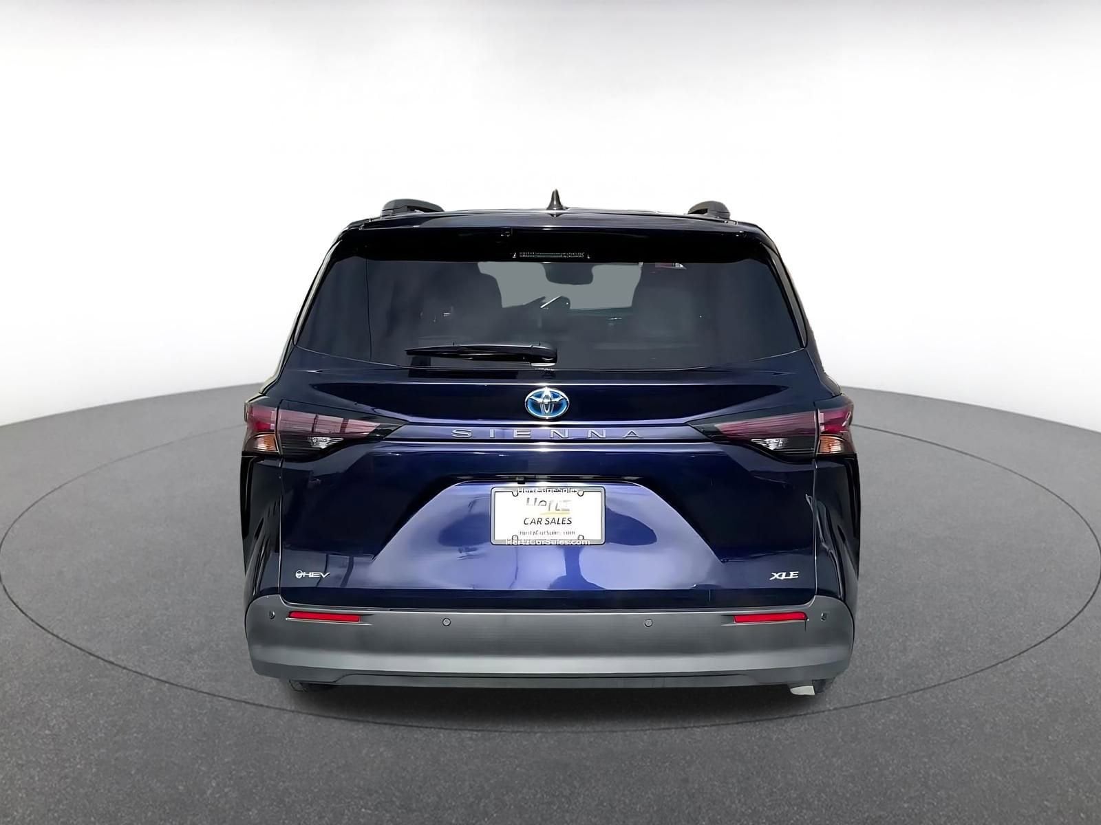 Thumbnail: 2025 Toyota Sienna - 12