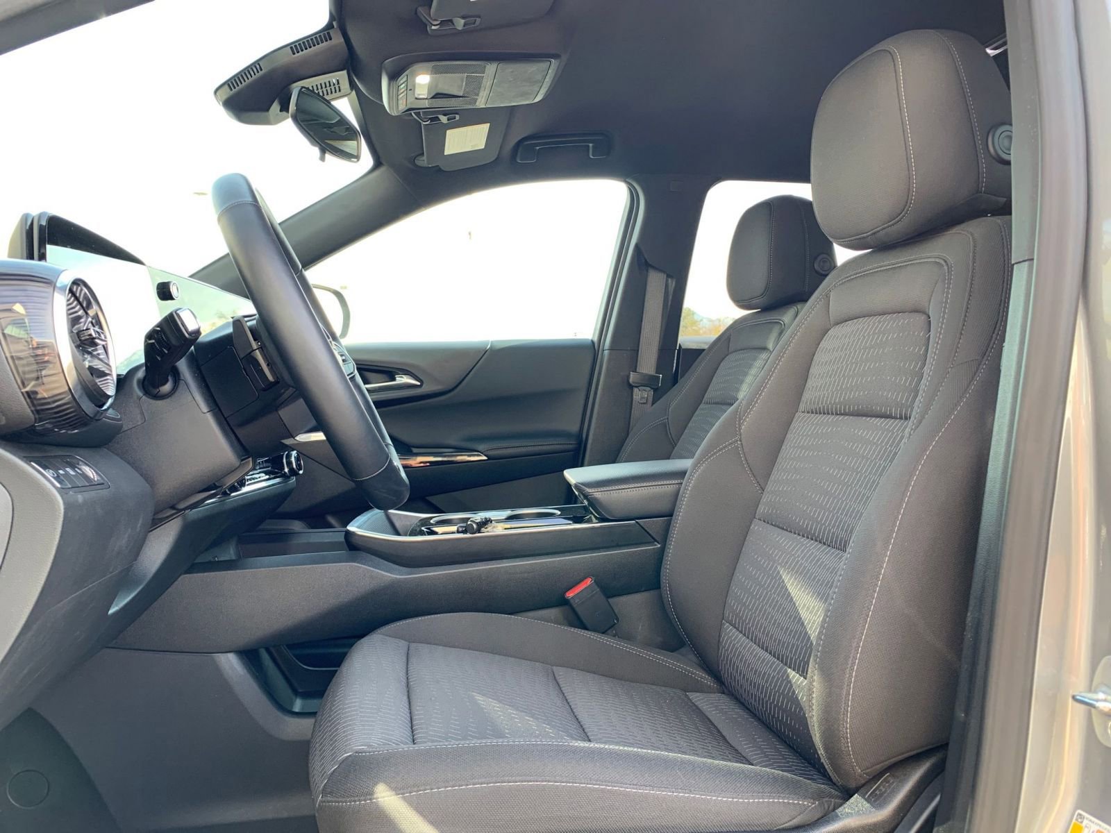 Thumbnail: 2025 Chevrolet Equinox - 25