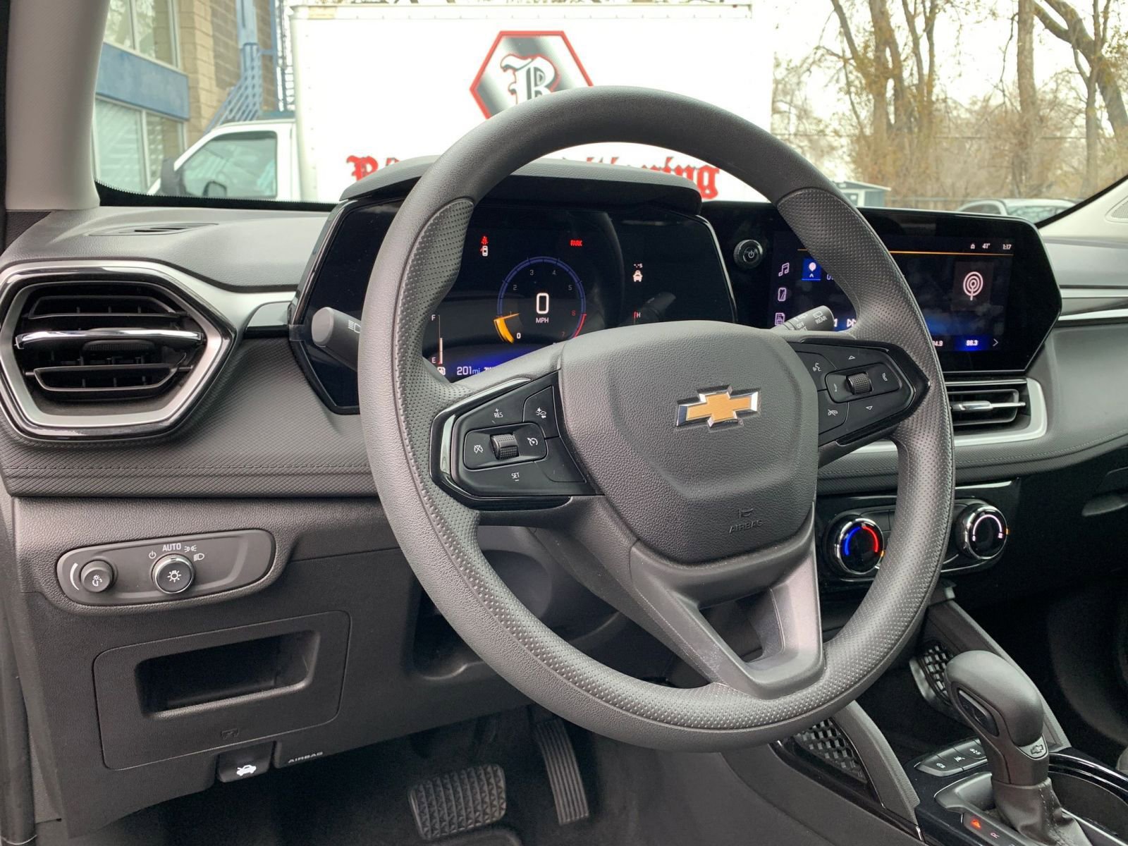 Thumbnail: 2025 Chevrolet TrailBlazer - 32