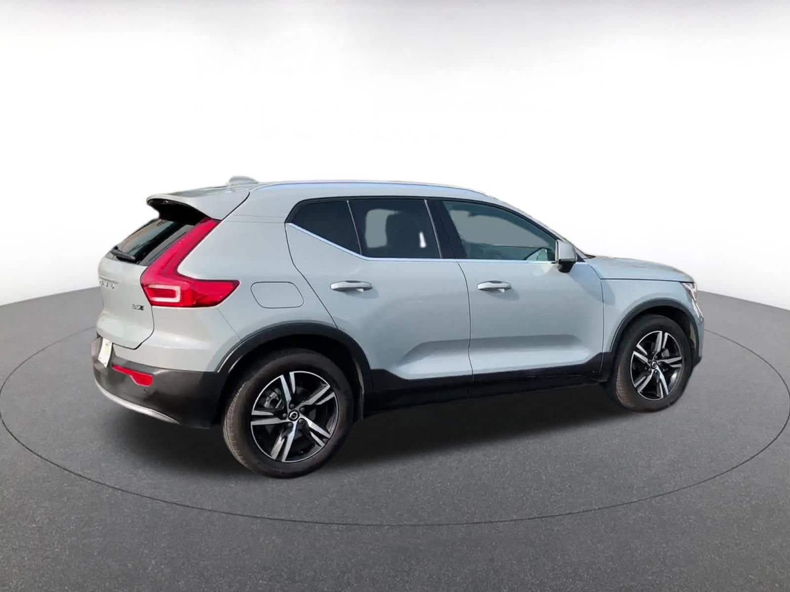 Thumbnail: 2024 Volvo XC40 - 15