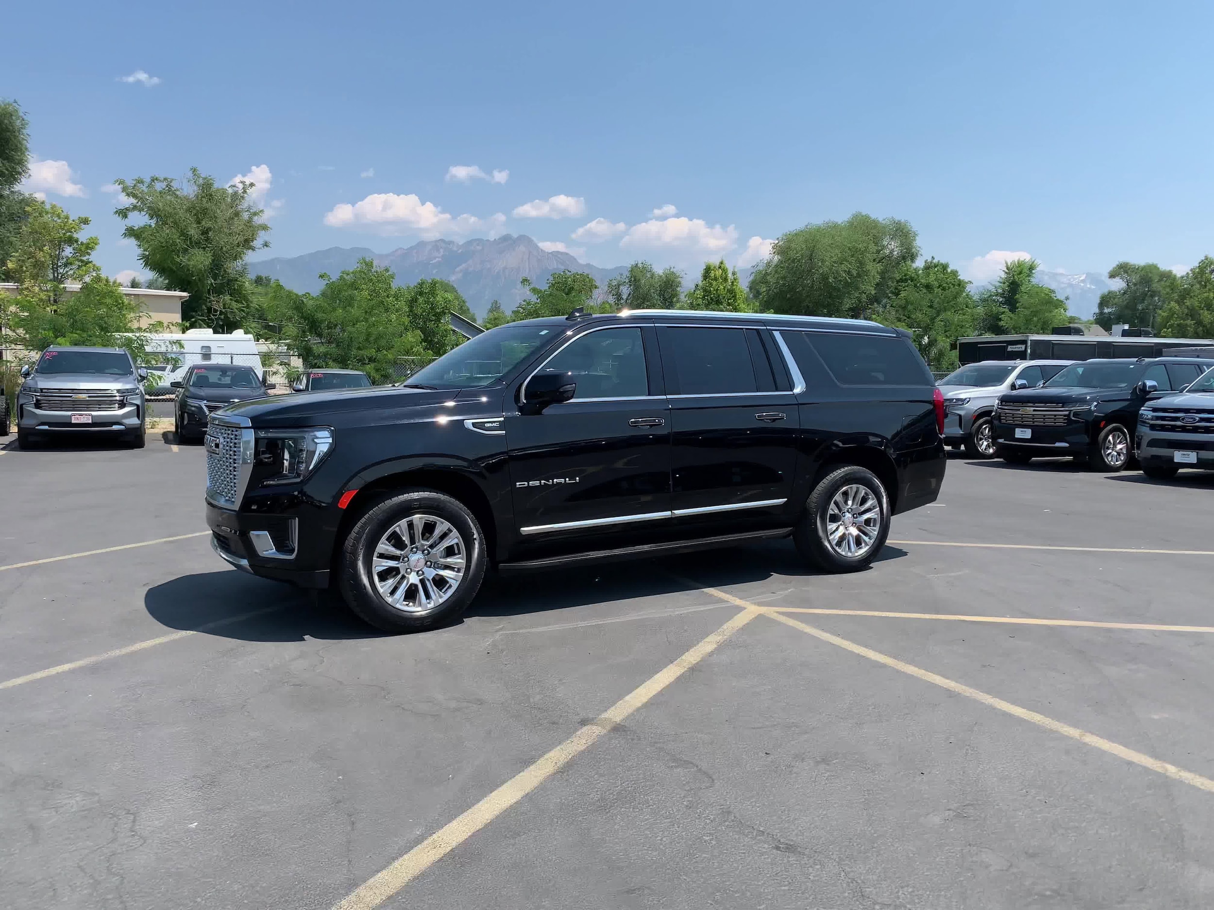 2023 GMC Yukon XL Denali 7