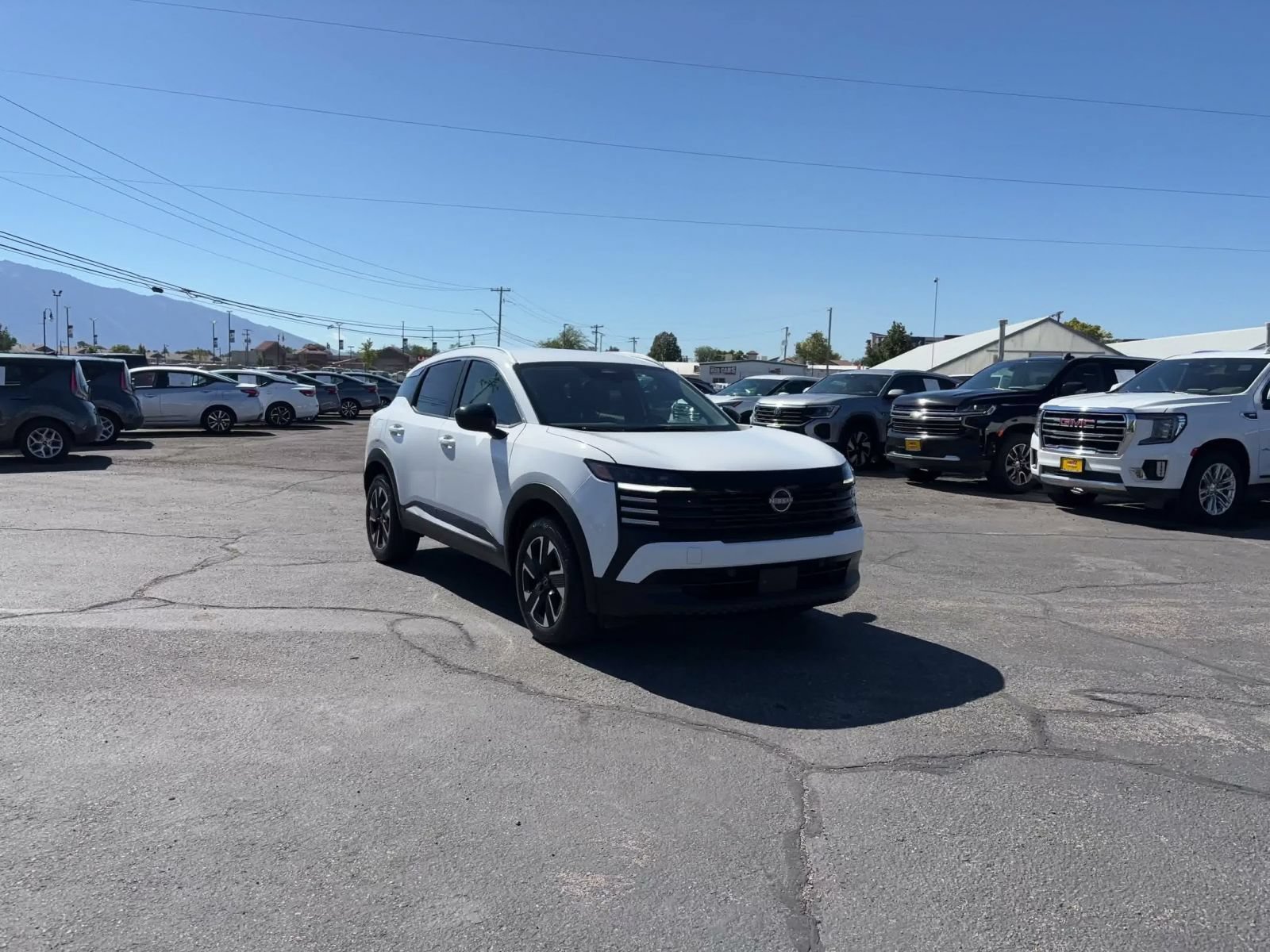 Thumbnail: 2026 Nissan Kicks - 3