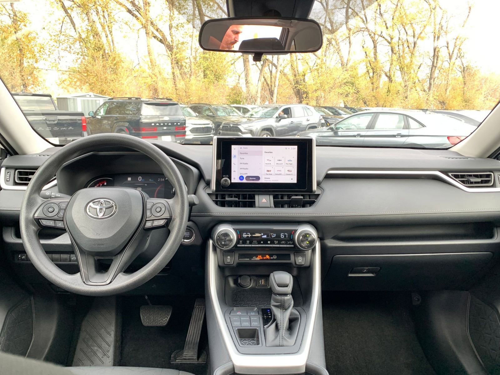 Thumbnail: 2025 Toyota RAV4 - 33