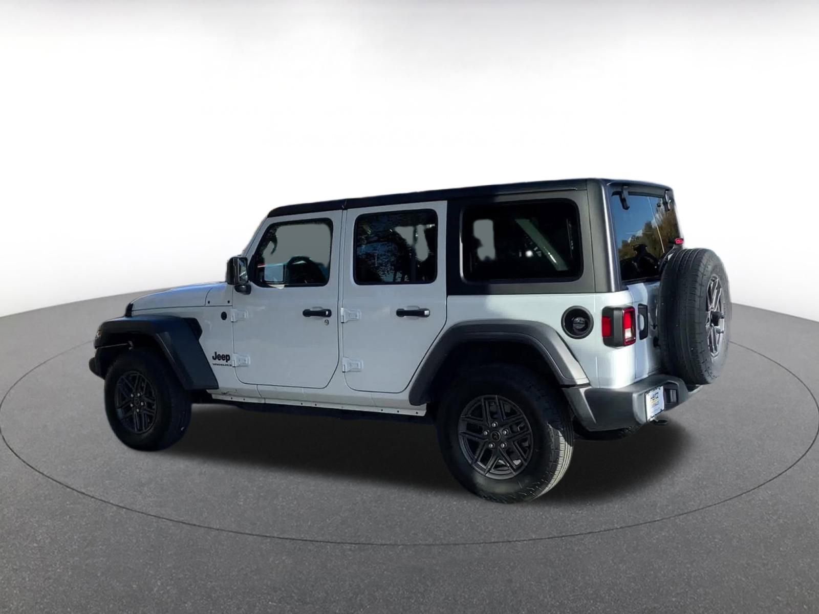 Thumbnail: 2025 Jeep Wrangler - 10