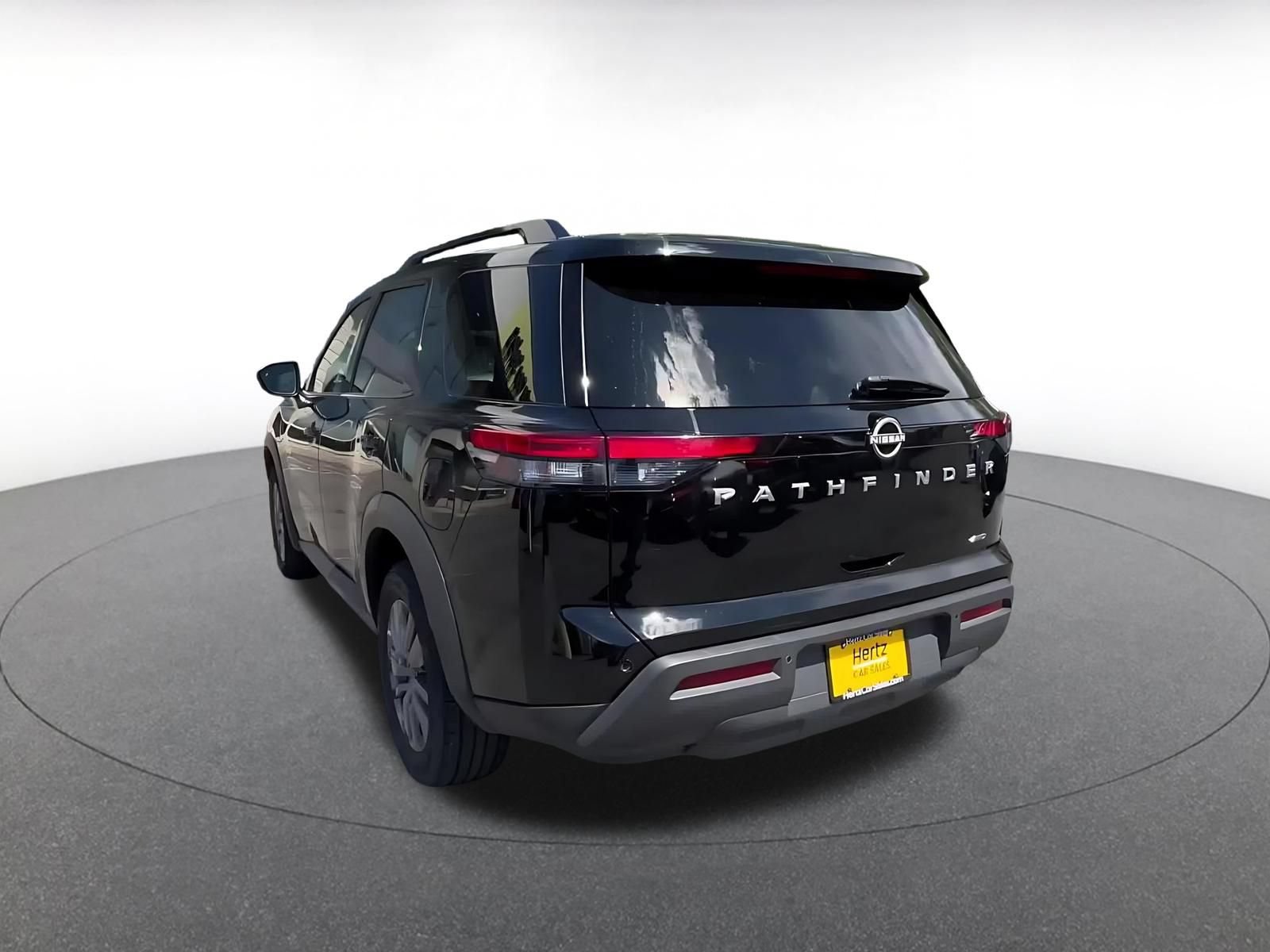 Thumbnail: 2025 Nissan Pathfinder - 10