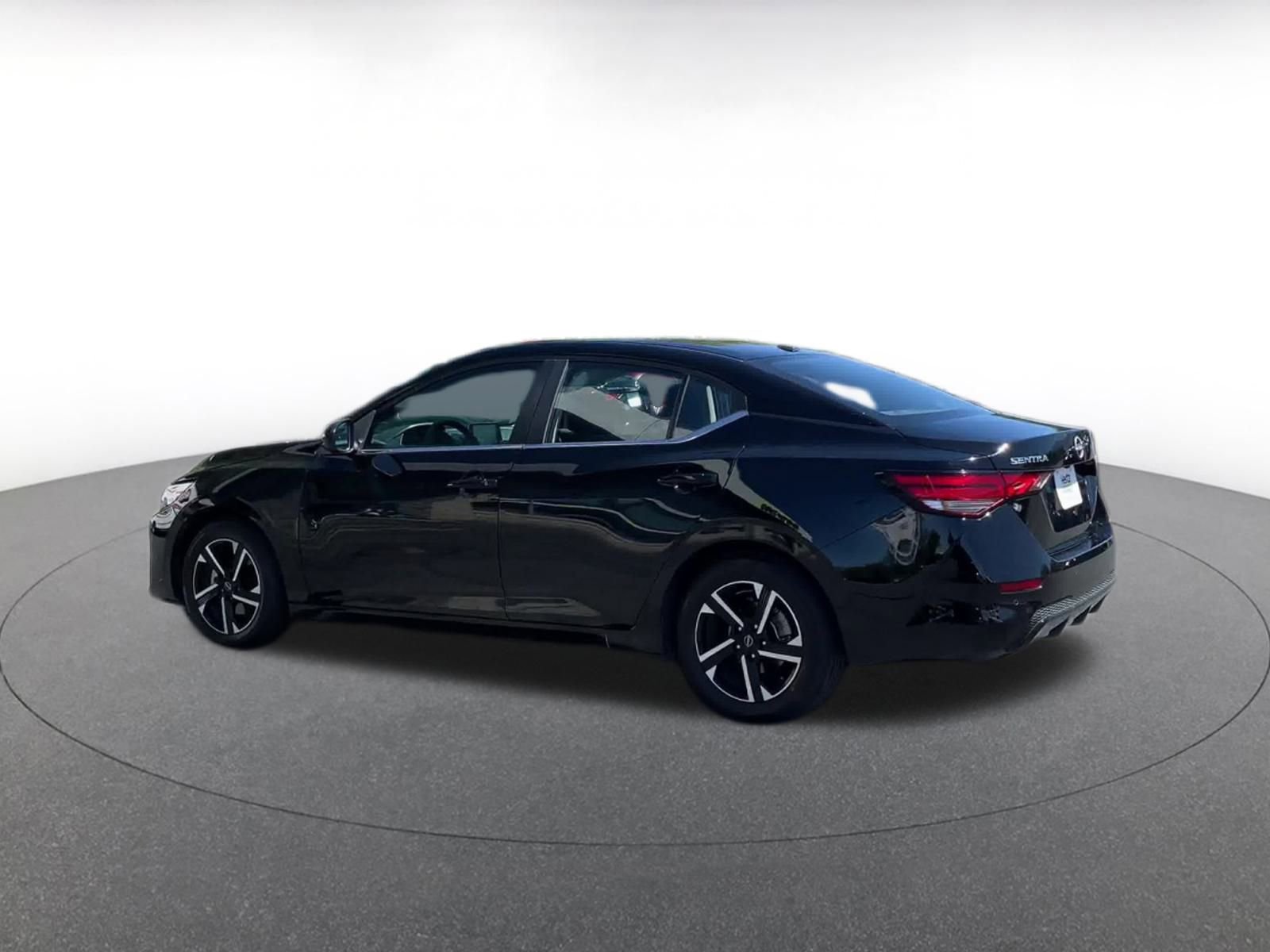 Thumbnail: 2024 Nissan Sentra - 10