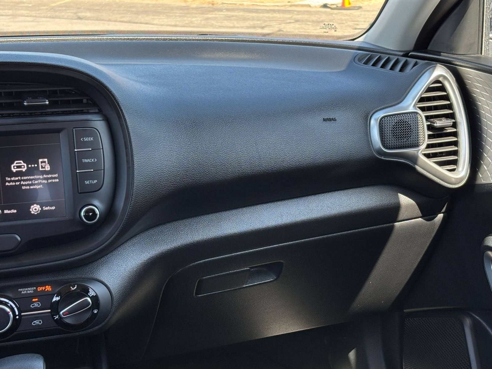 Thumbnail: 2025 Kia Soul - 28