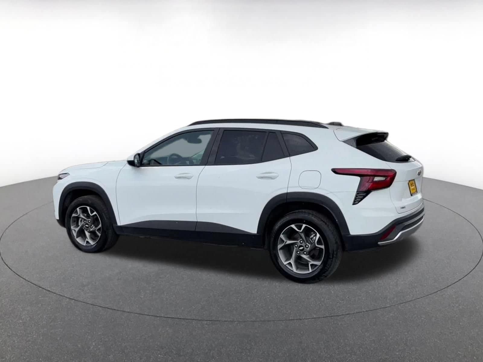 Thumbnail: 2025 Chevrolet Trax - 8