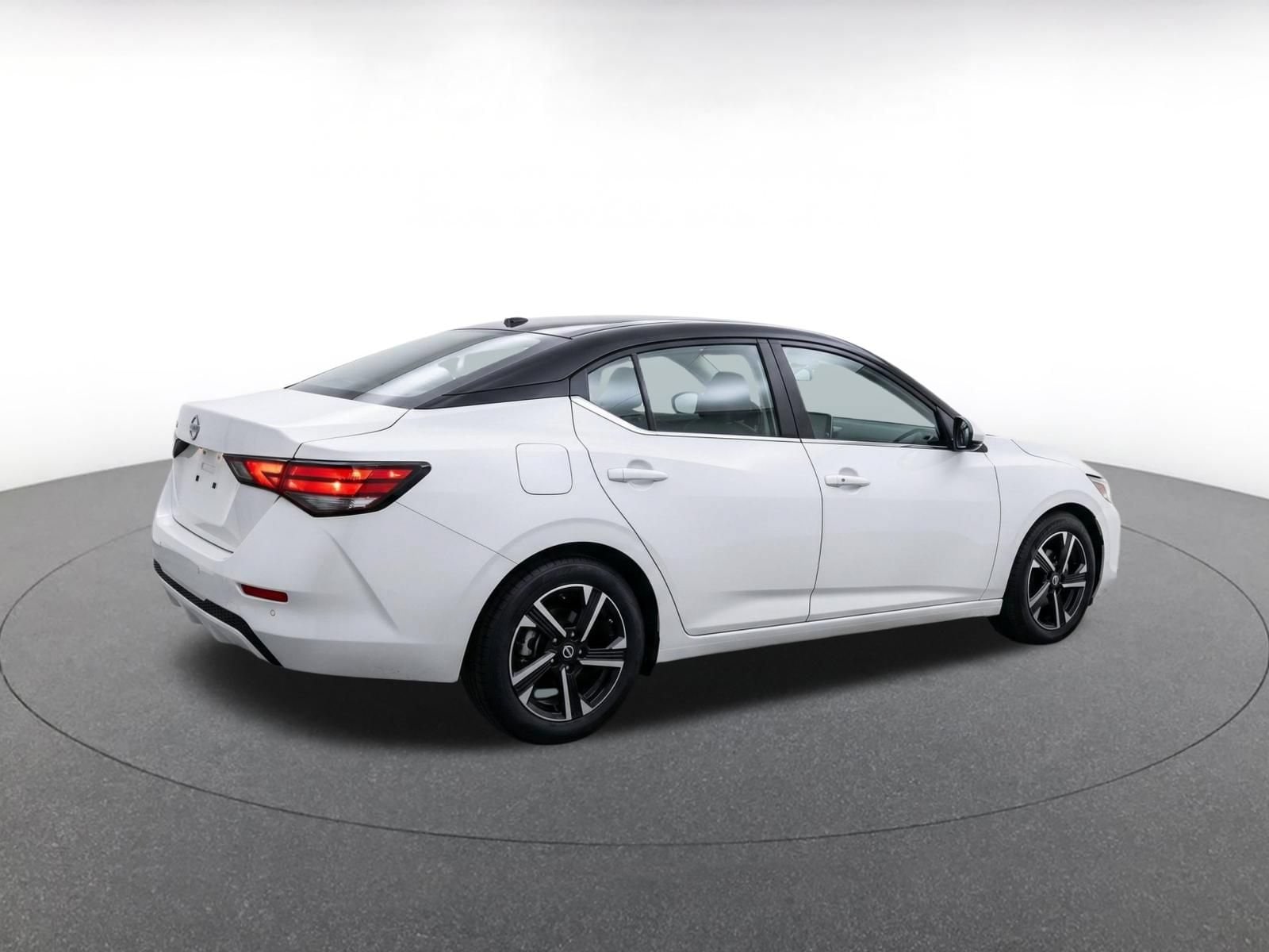 Thumbnail: 2025 Nissan Sentra - 9