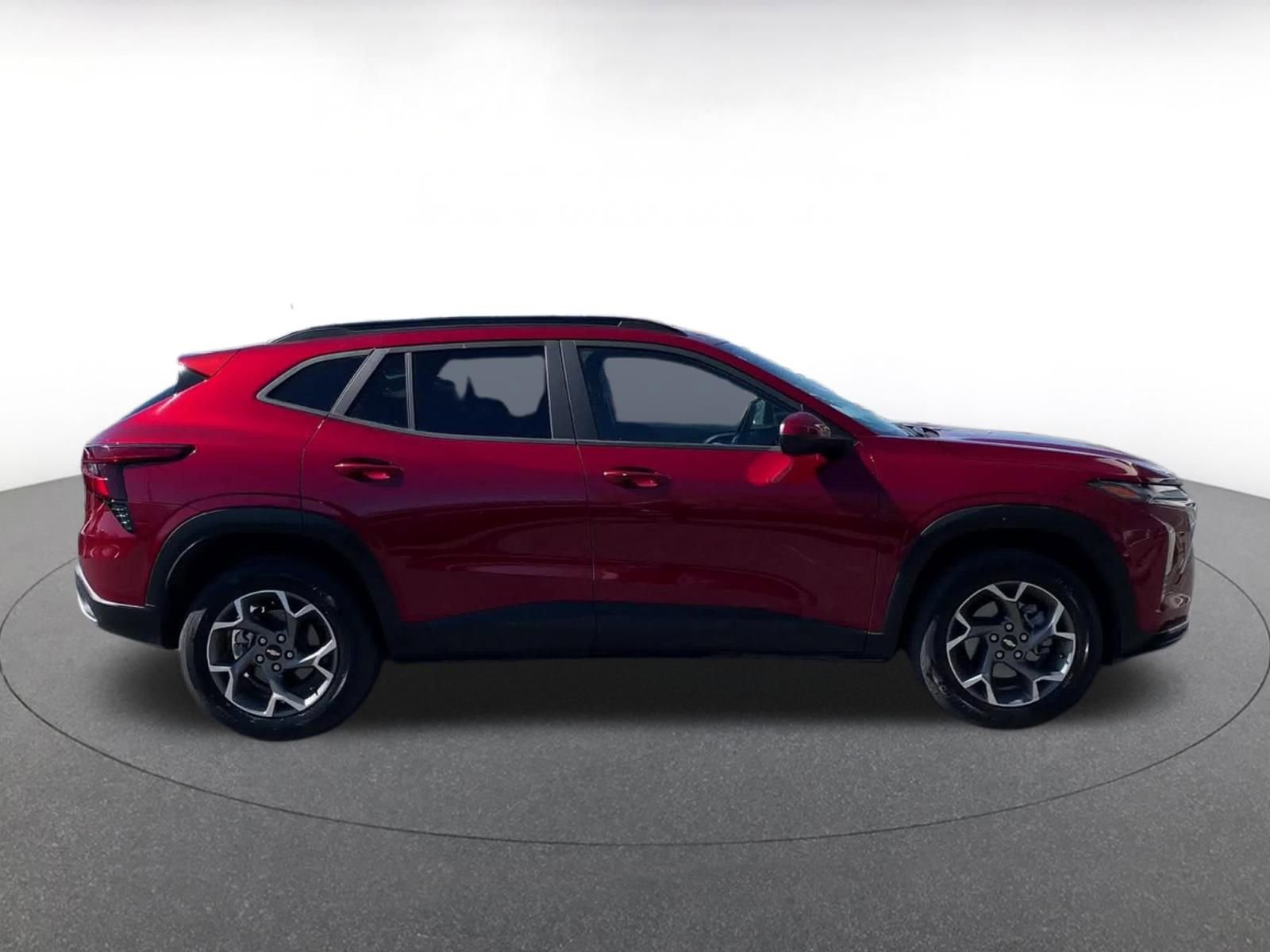 Thumbnail: 2025 Chevrolet Trax - 16