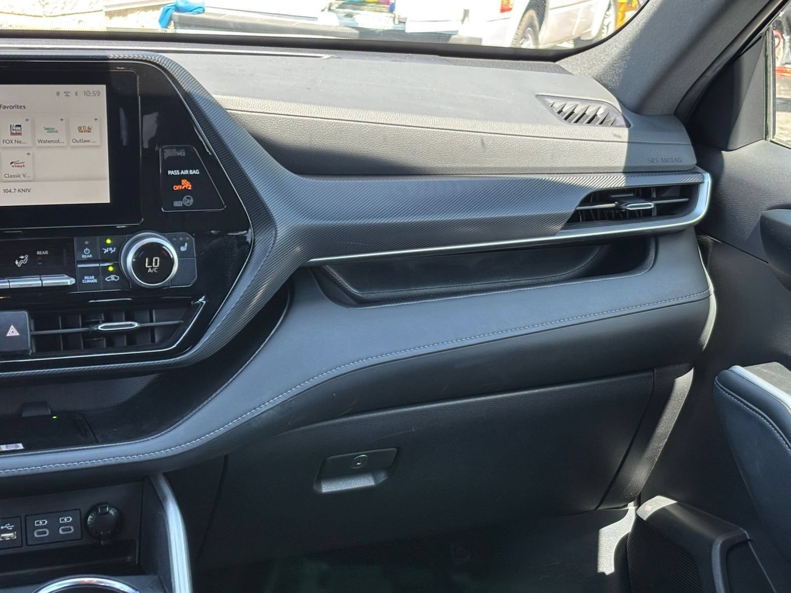 Thumbnail: 2025 Toyota Highlander - 33