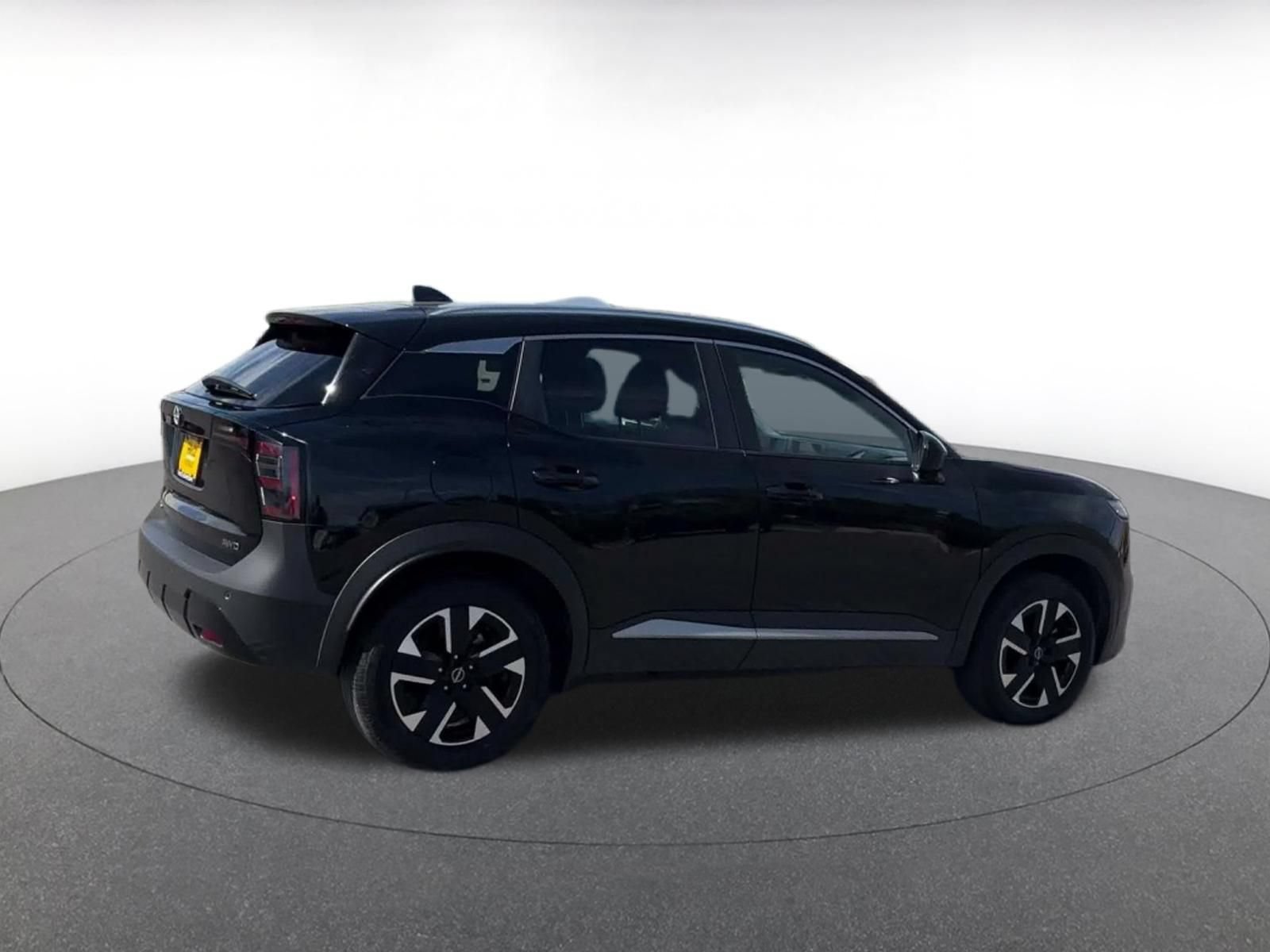 Thumbnail: 2026 Nissan Kicks - 14
