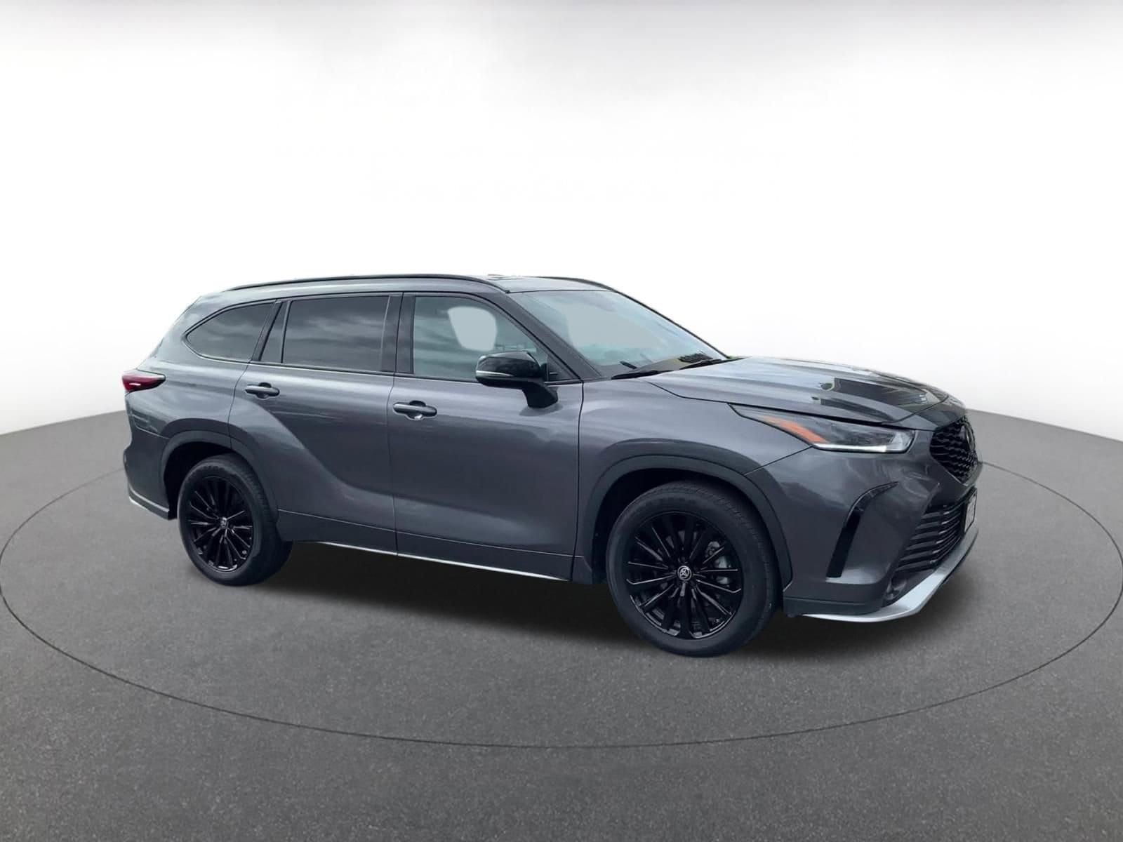 Thumbnail: 2025 Toyota Highlander - 2