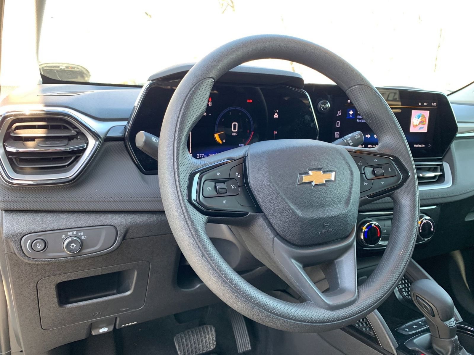 Thumbnail: 2025 Chevrolet TrailBlazer - 32