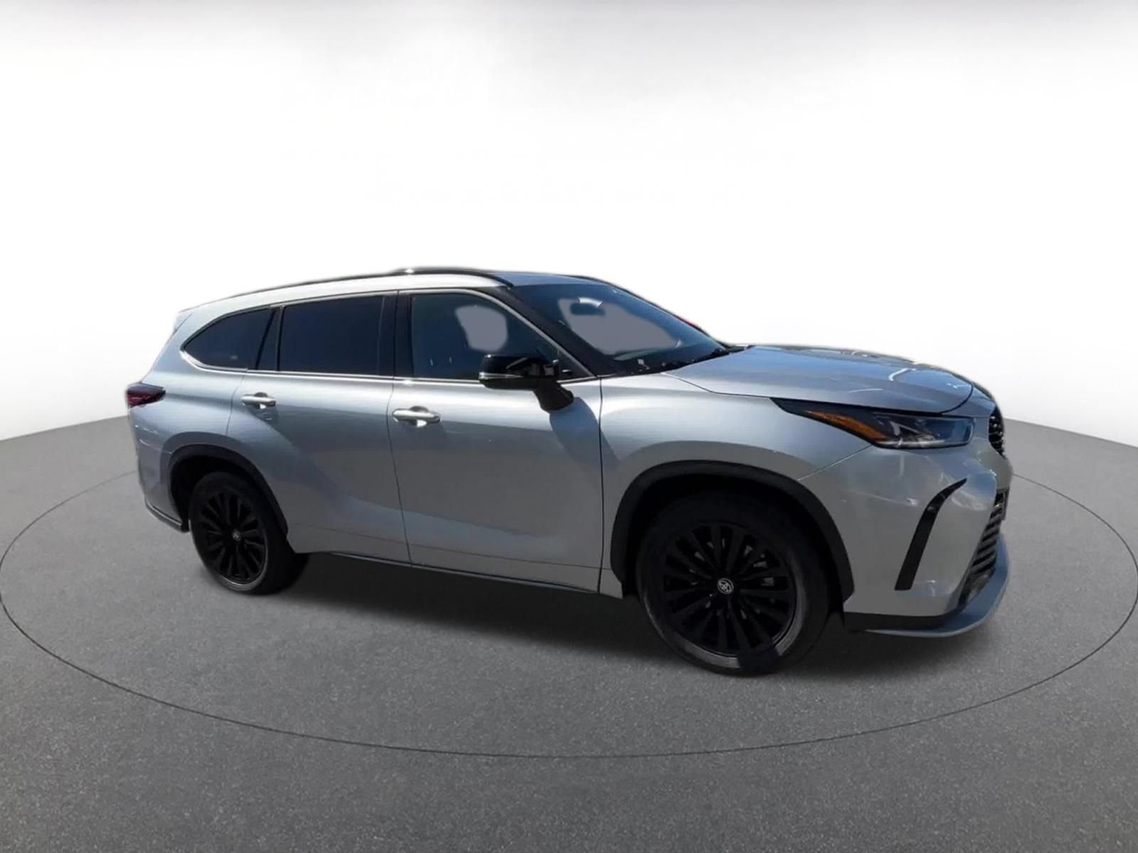 Thumbnail: 2025 Toyota Highlander - 2