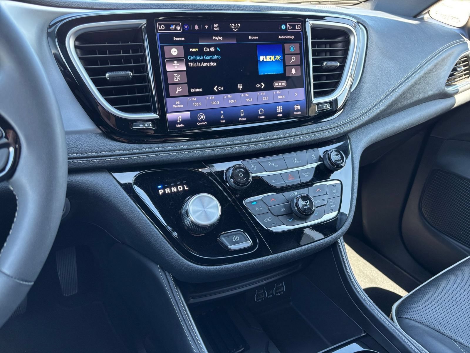 Thumbnail: 2025 Chrysler Pacifica - 16