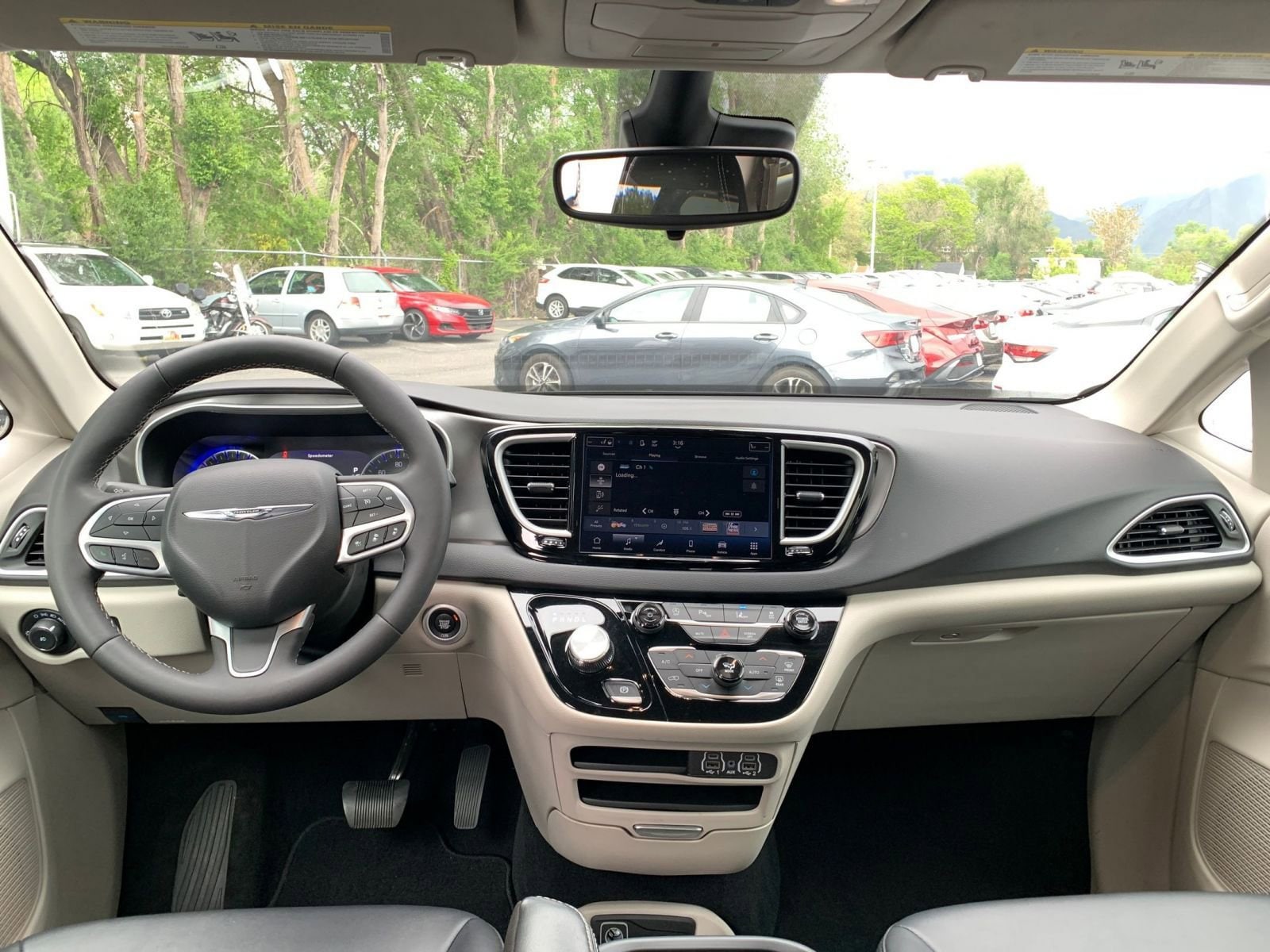 Thumbnail: 2024 Chrysler Pacifica - 33