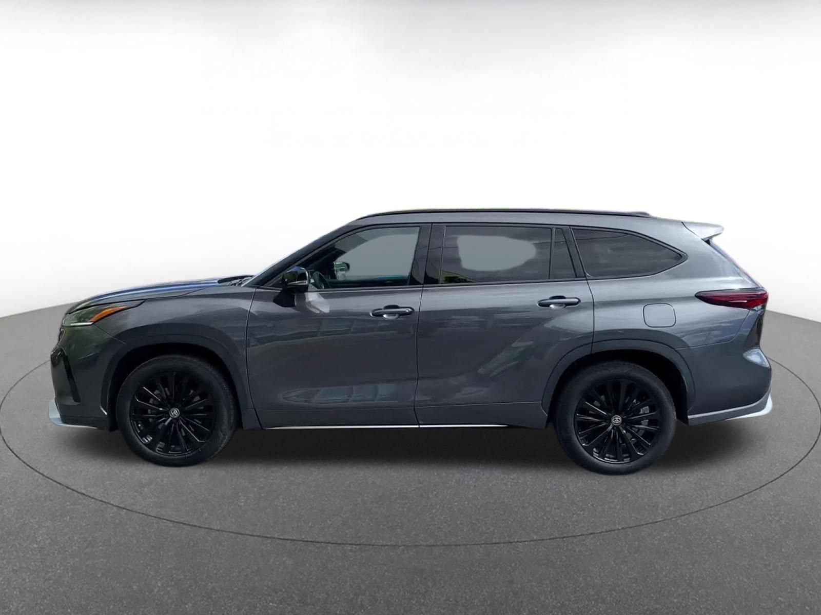Thumbnail: 2025 Toyota Highlander - 7