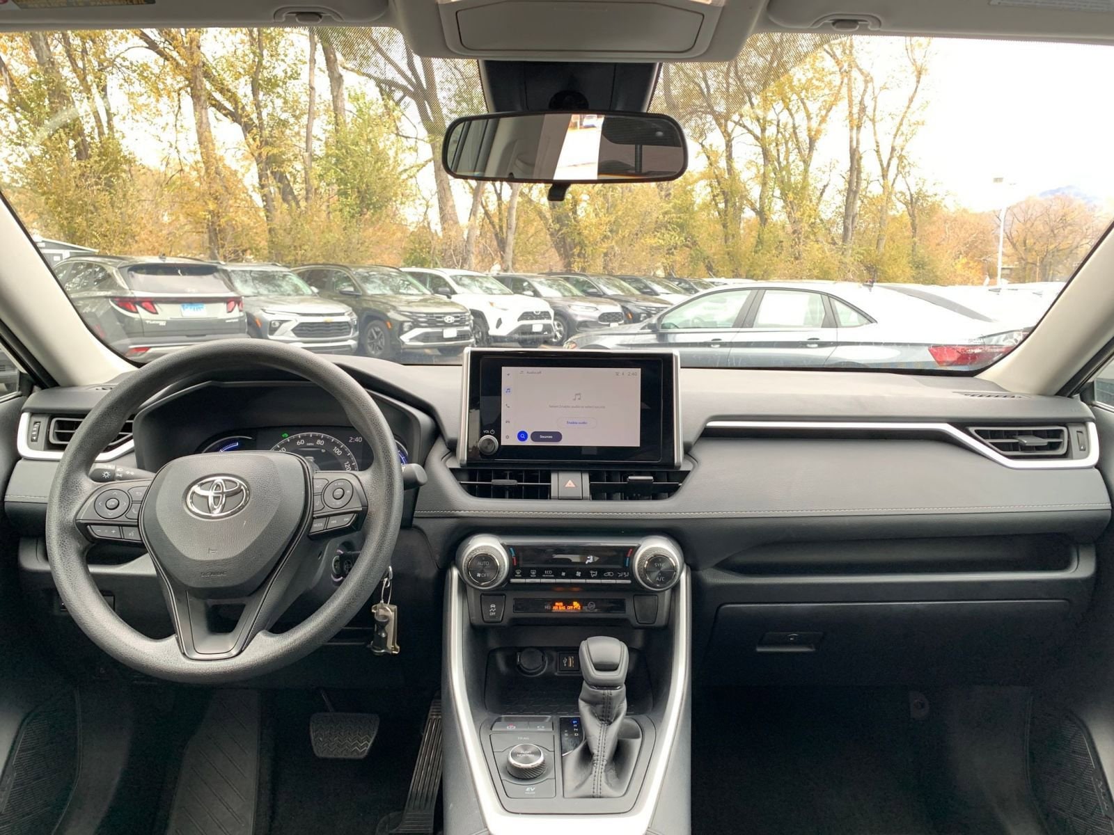 Thumbnail: 2025 Toyota RAV4 - 32