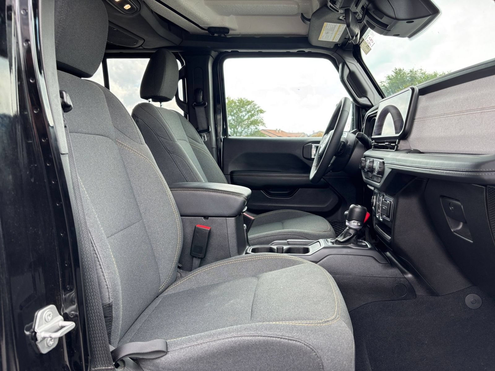 Thumbnail: 2025 Jeep Wrangler - 35