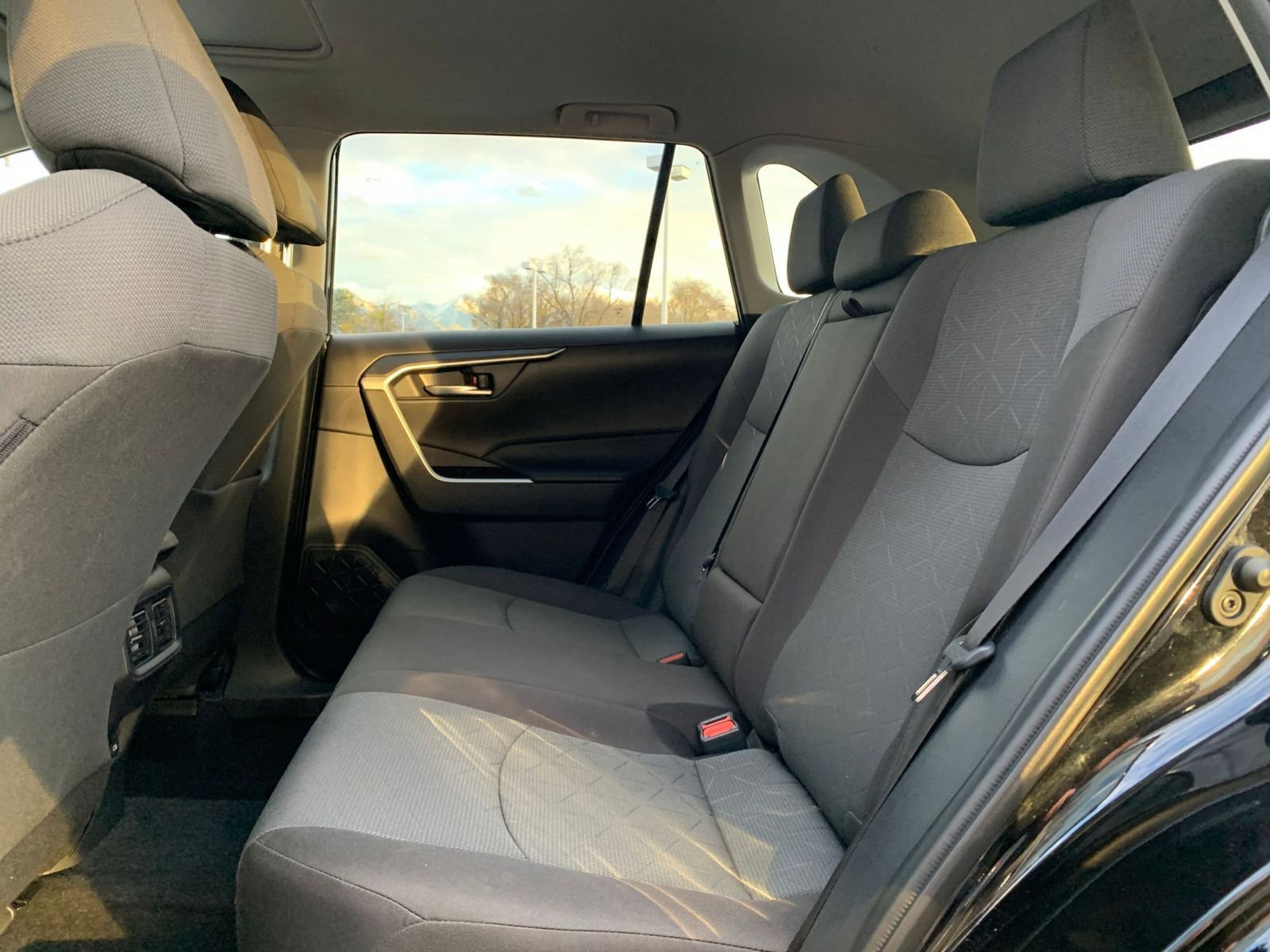 Thumbnail: 2025 Toyota RAV4 - 25