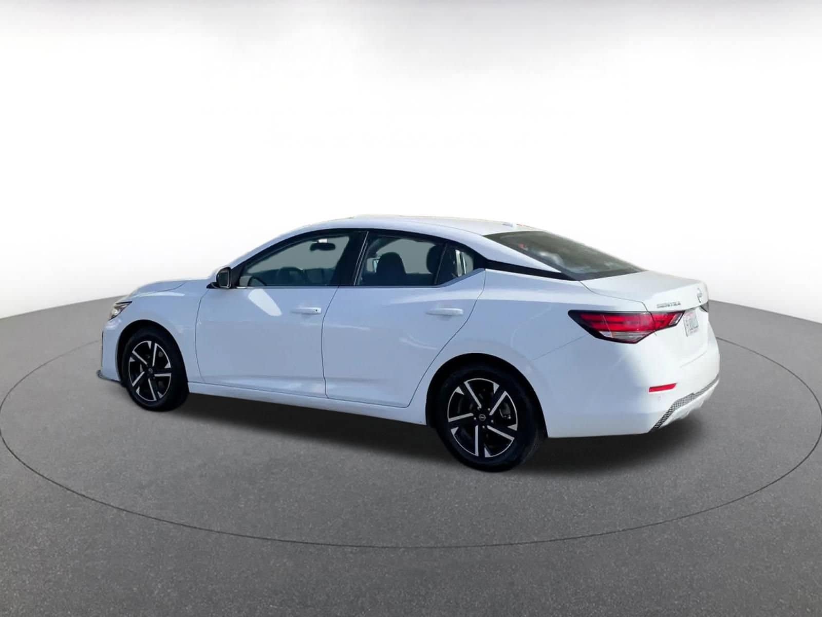 Thumbnail: 2024 Nissan Sentra - 10