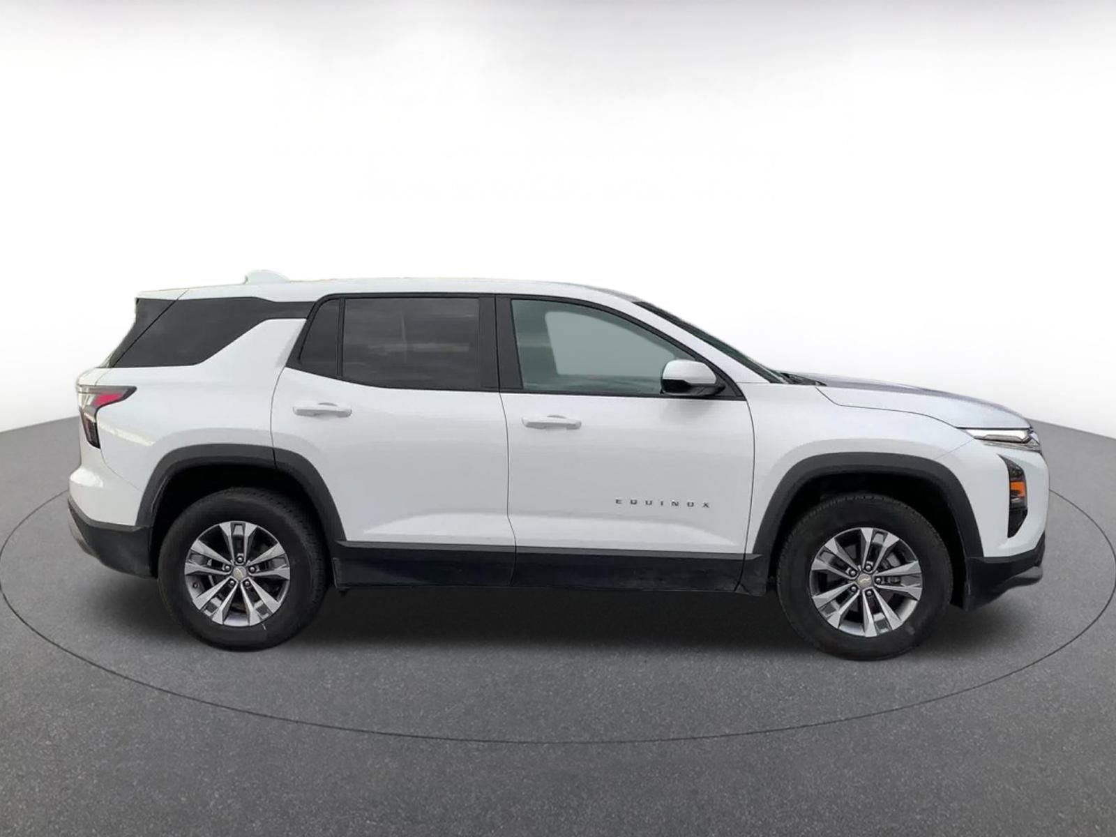 Thumbnail: 2025 Chevrolet Equinox - 16