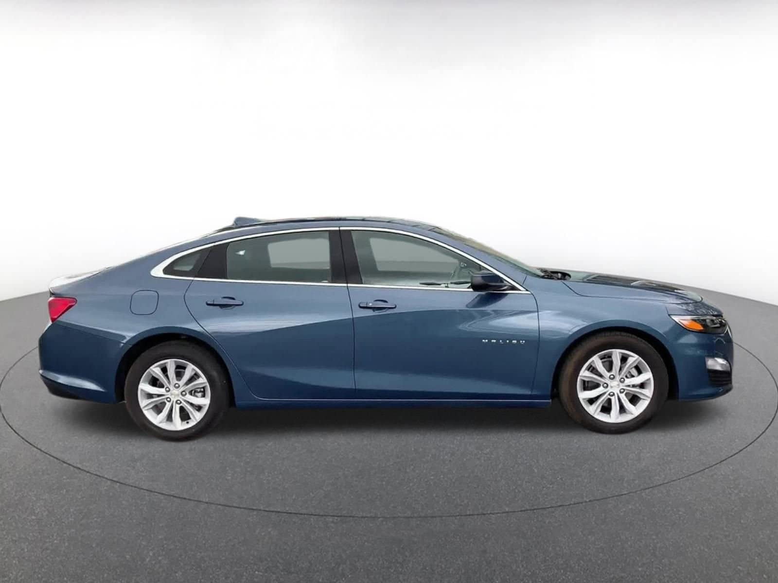 Thumbnail: 2024 Chevrolet Malibu - 16