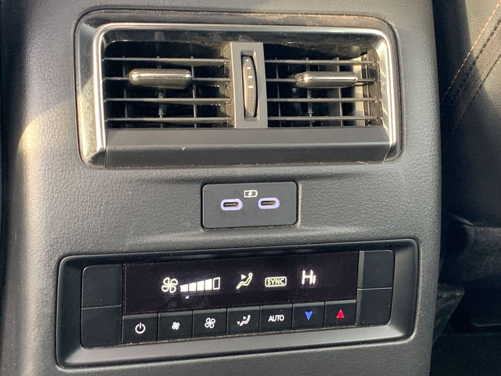 Thumbnail: 2025 Mazda CX-90 - 27