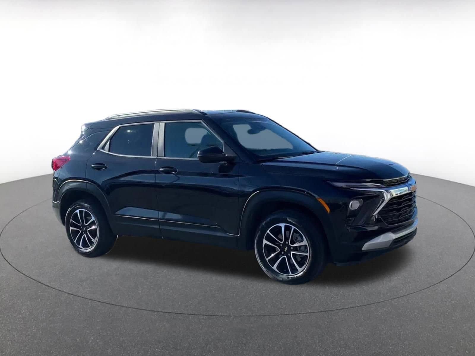 Thumbnail: 2025 Chevrolet TrailBlazer - 2