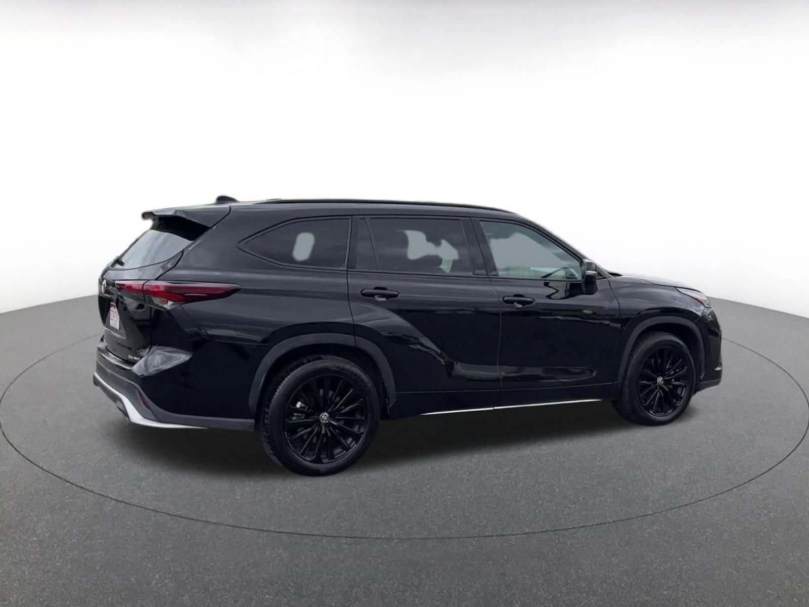 Thumbnail: 2025 Toyota Highlander - 14