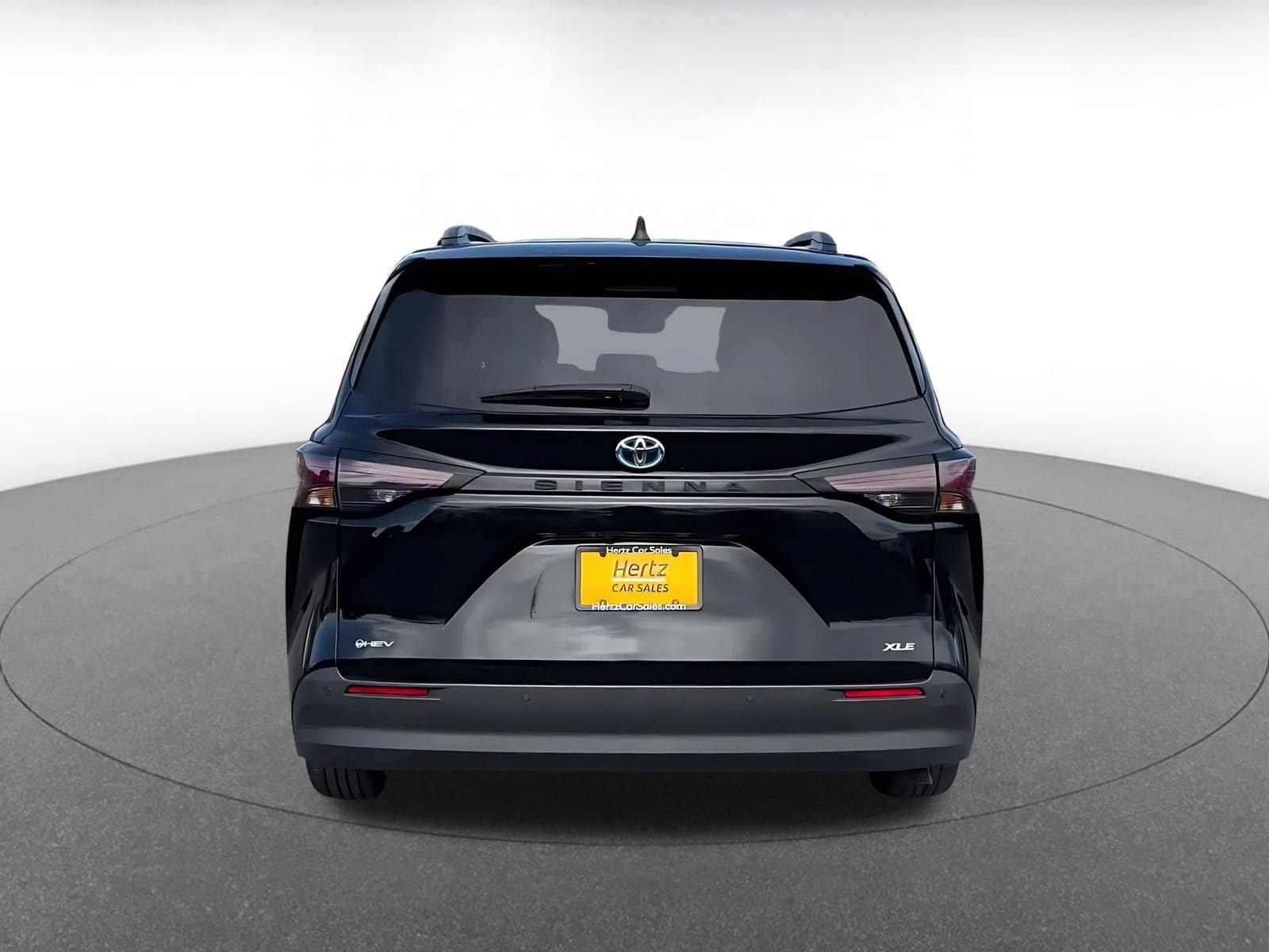 Thumbnail: 2025 Toyota Sienna - 12