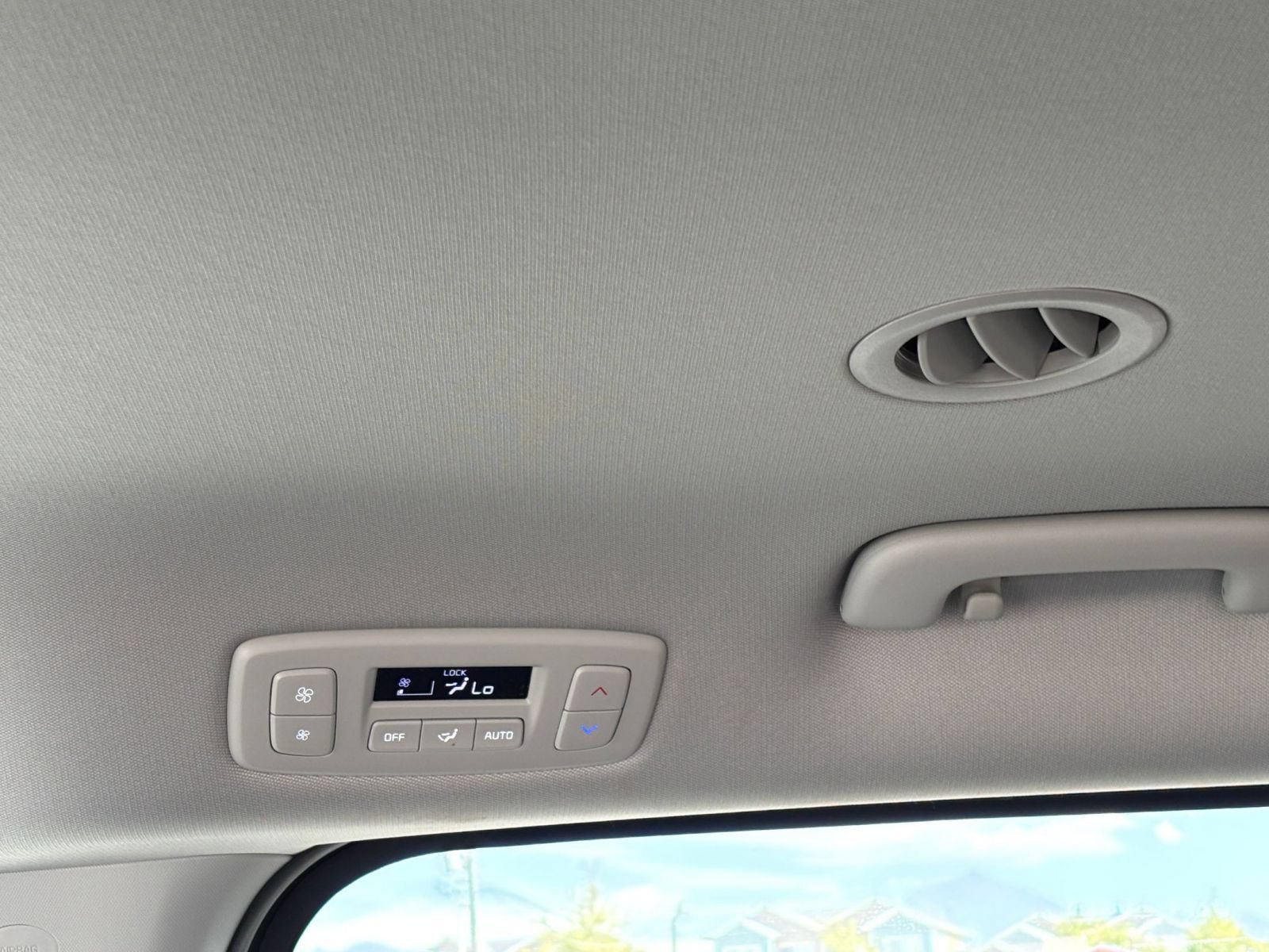 Thumbnail: 2026 Kia Carnival - 24