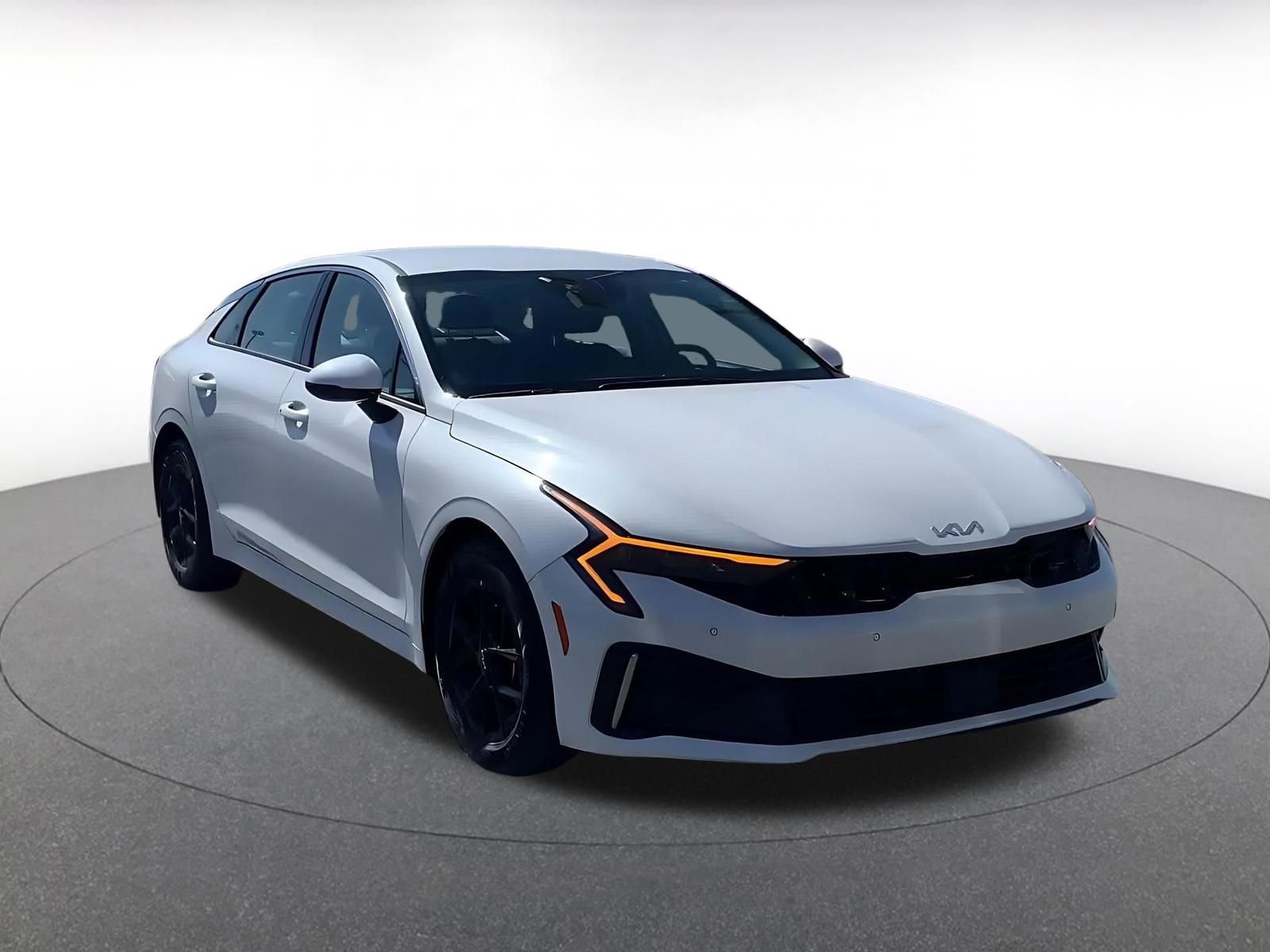 Thumbnail: 2025 Kia K5 - 3