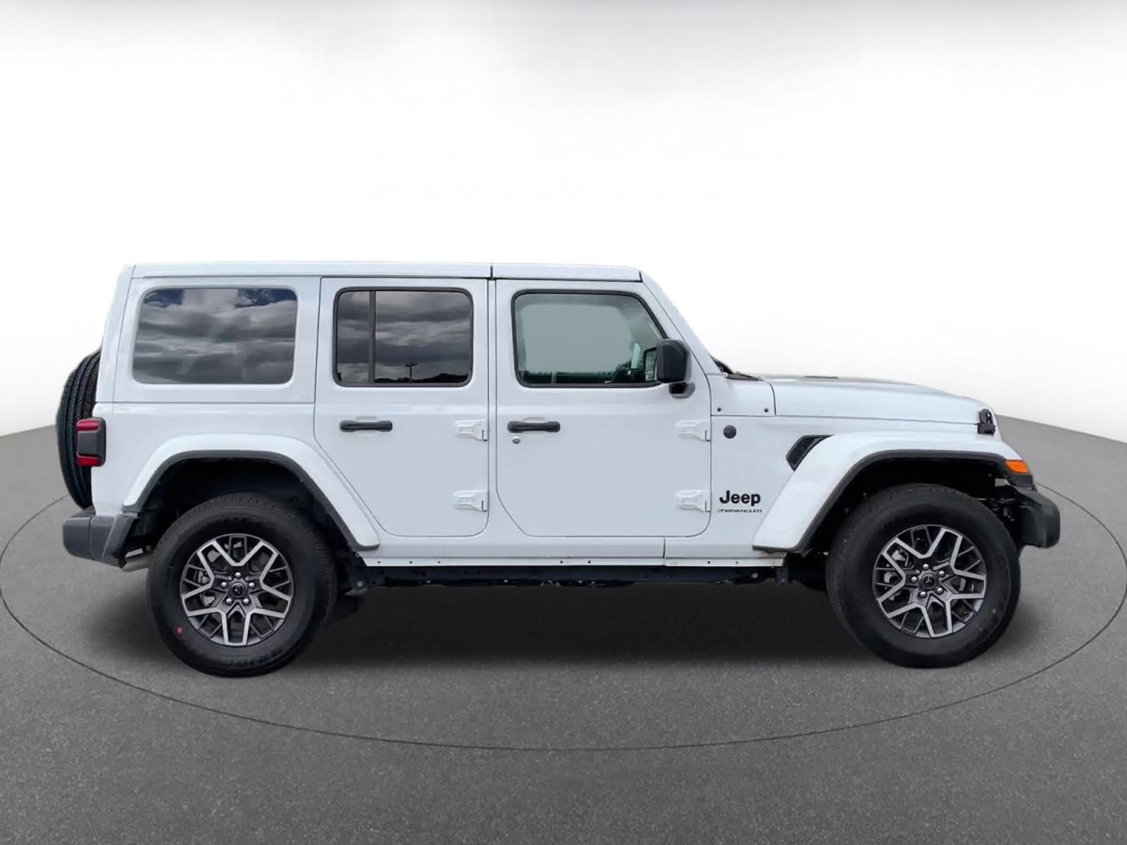 Thumbnail: 2025 Jeep Wrangler - 16