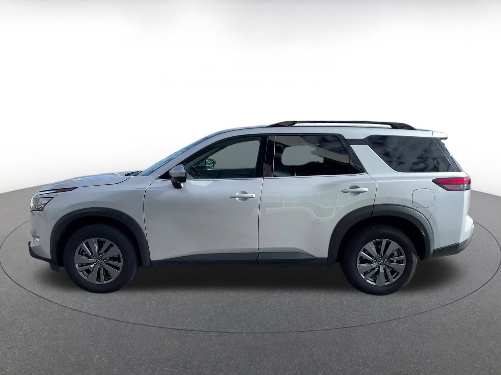 Thumbnail: 2025 Nissan Pathfinder - 9