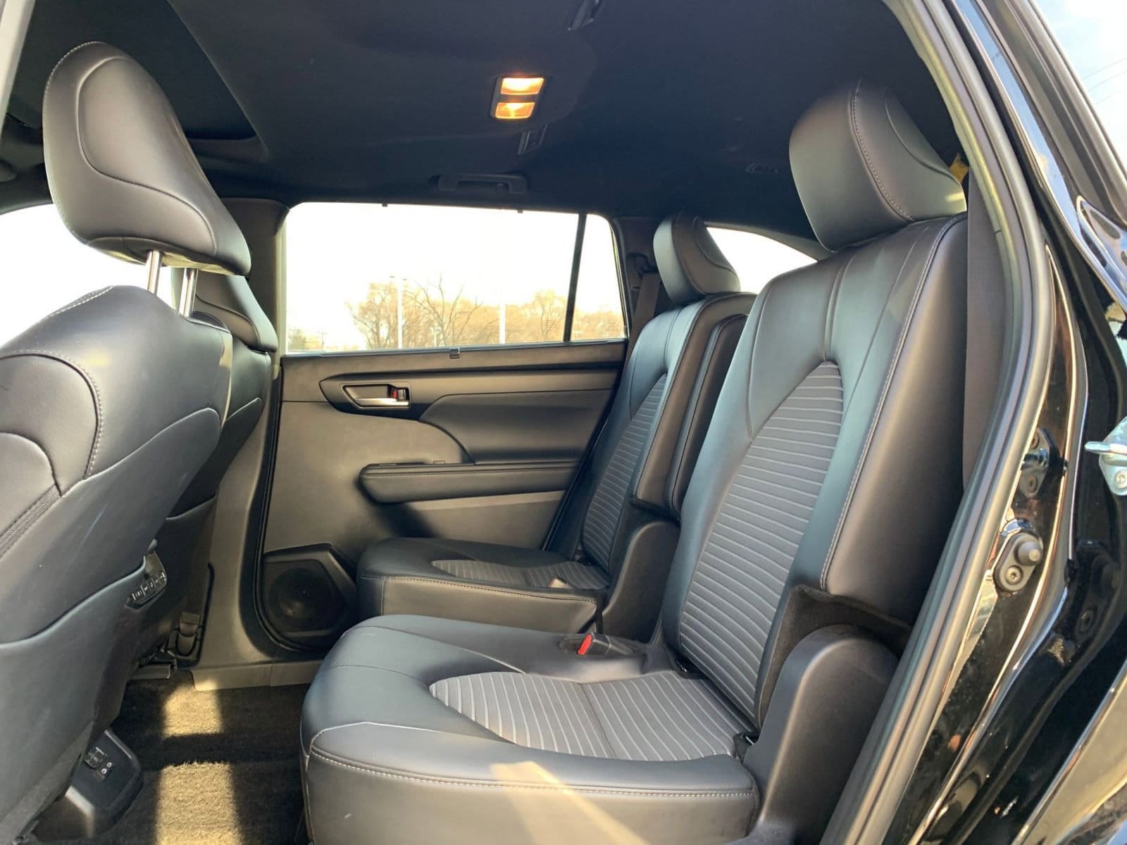 Thumbnail: 2025 Toyota Highlander - 28